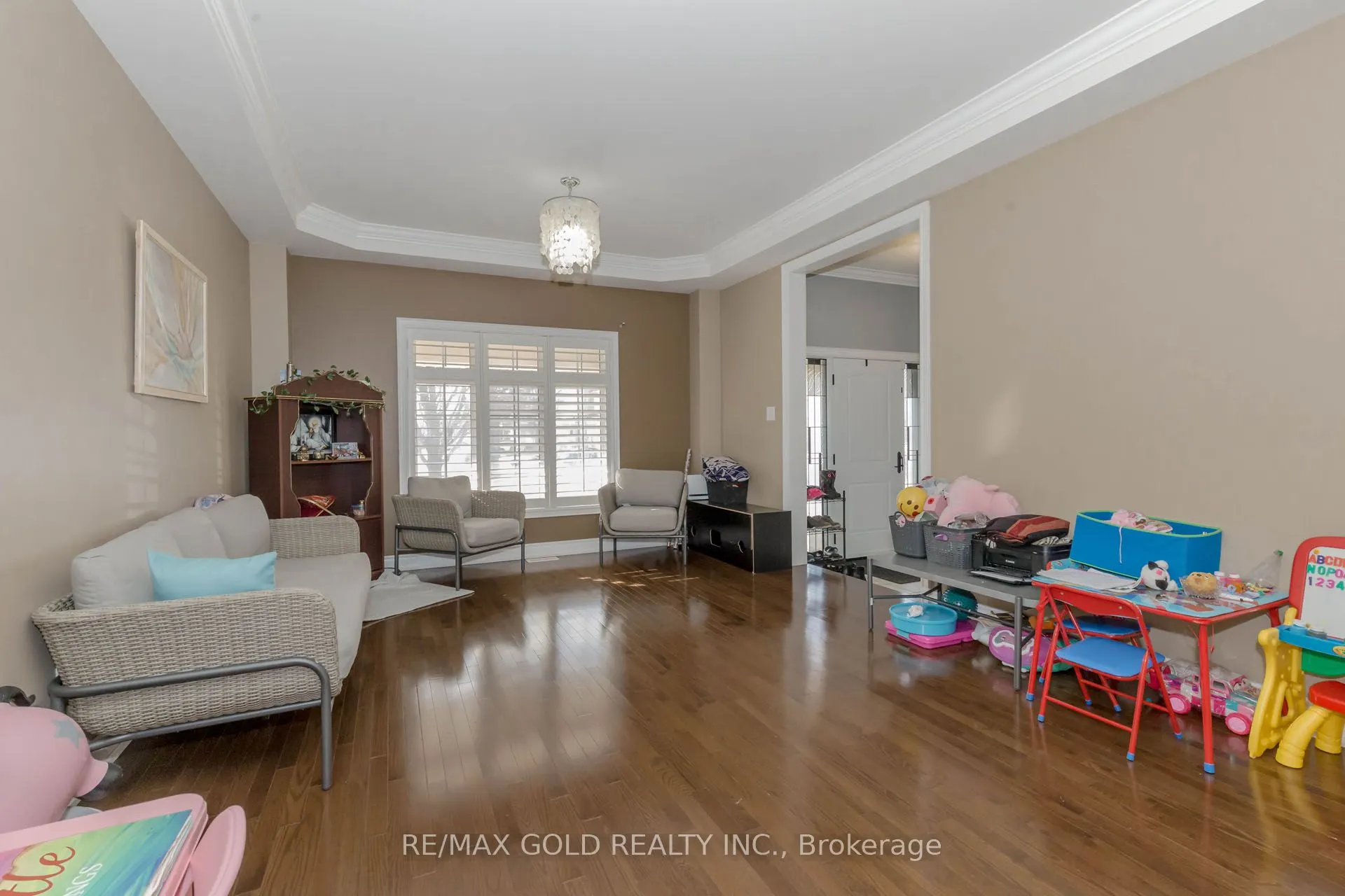99 Royal West Drive