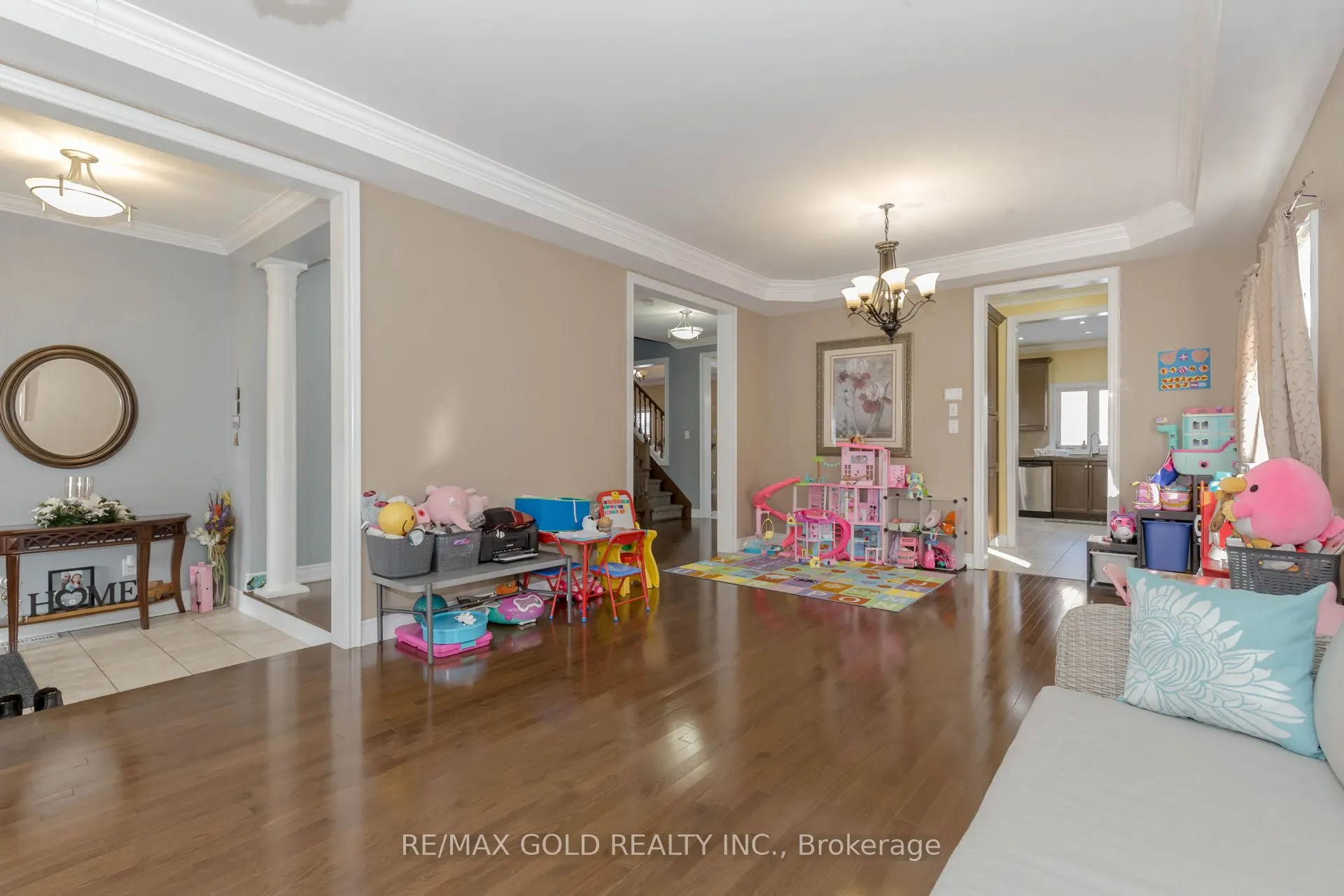 99 Royal West Drive