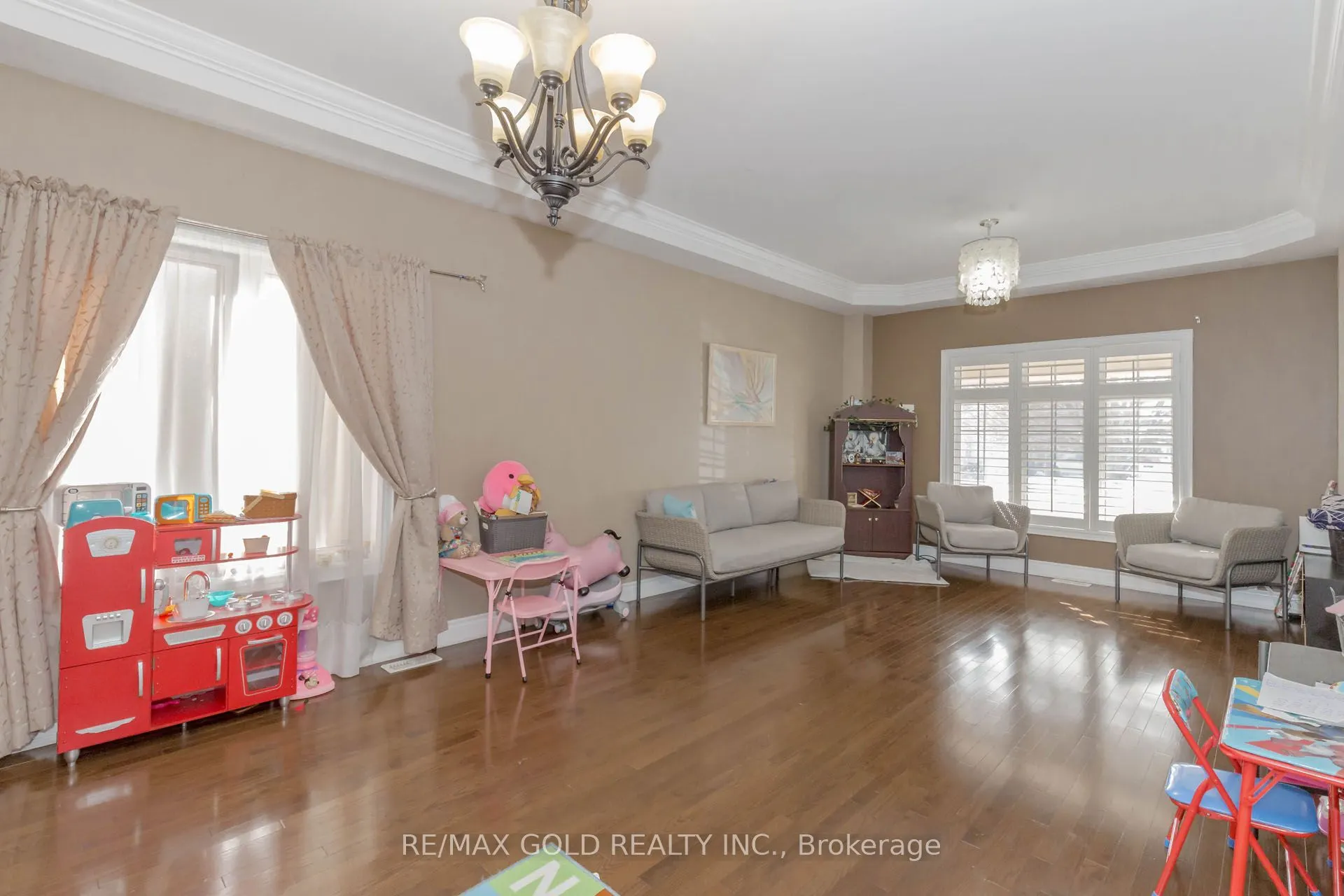 99 Royal West Drive