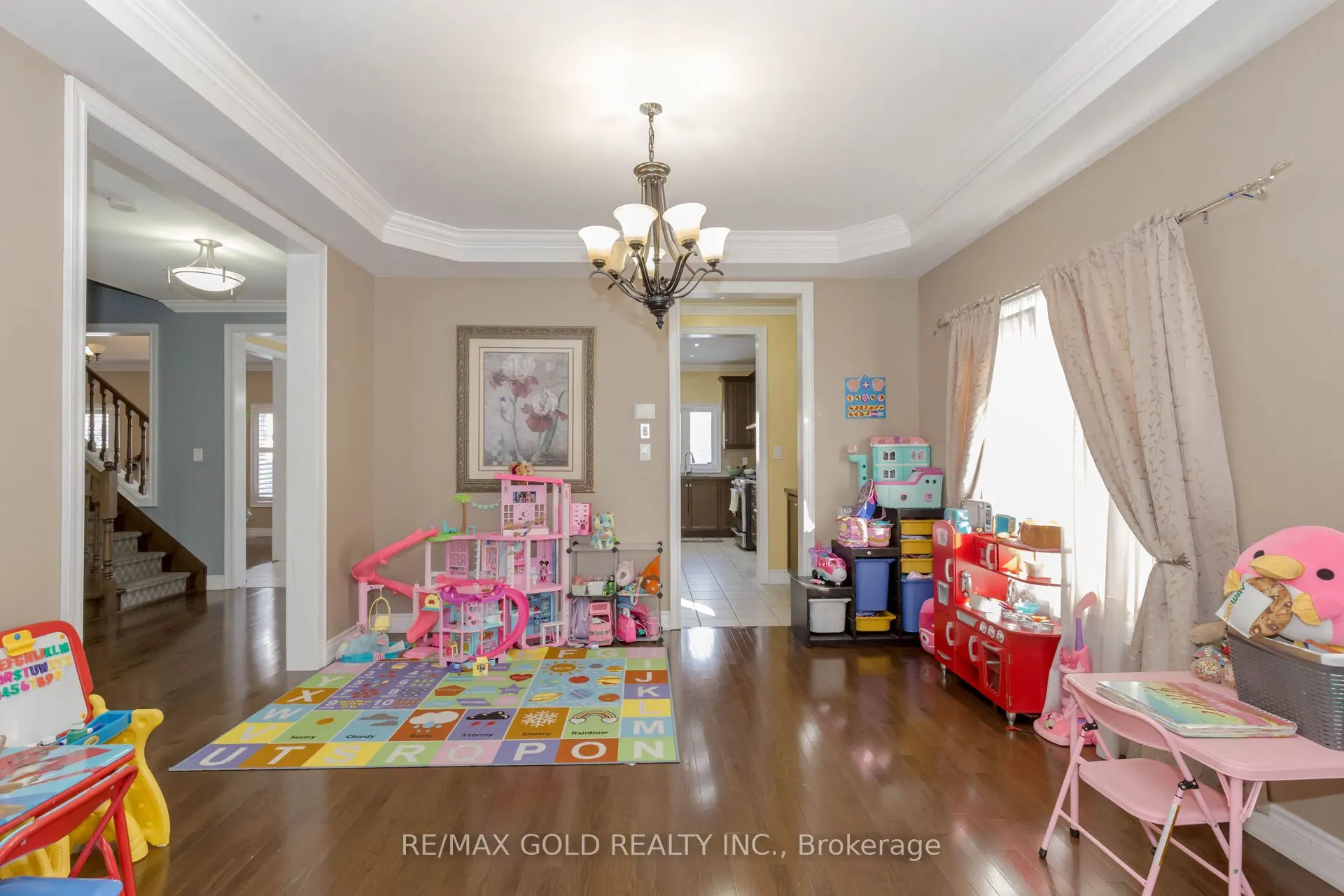 99 Royal West Drive