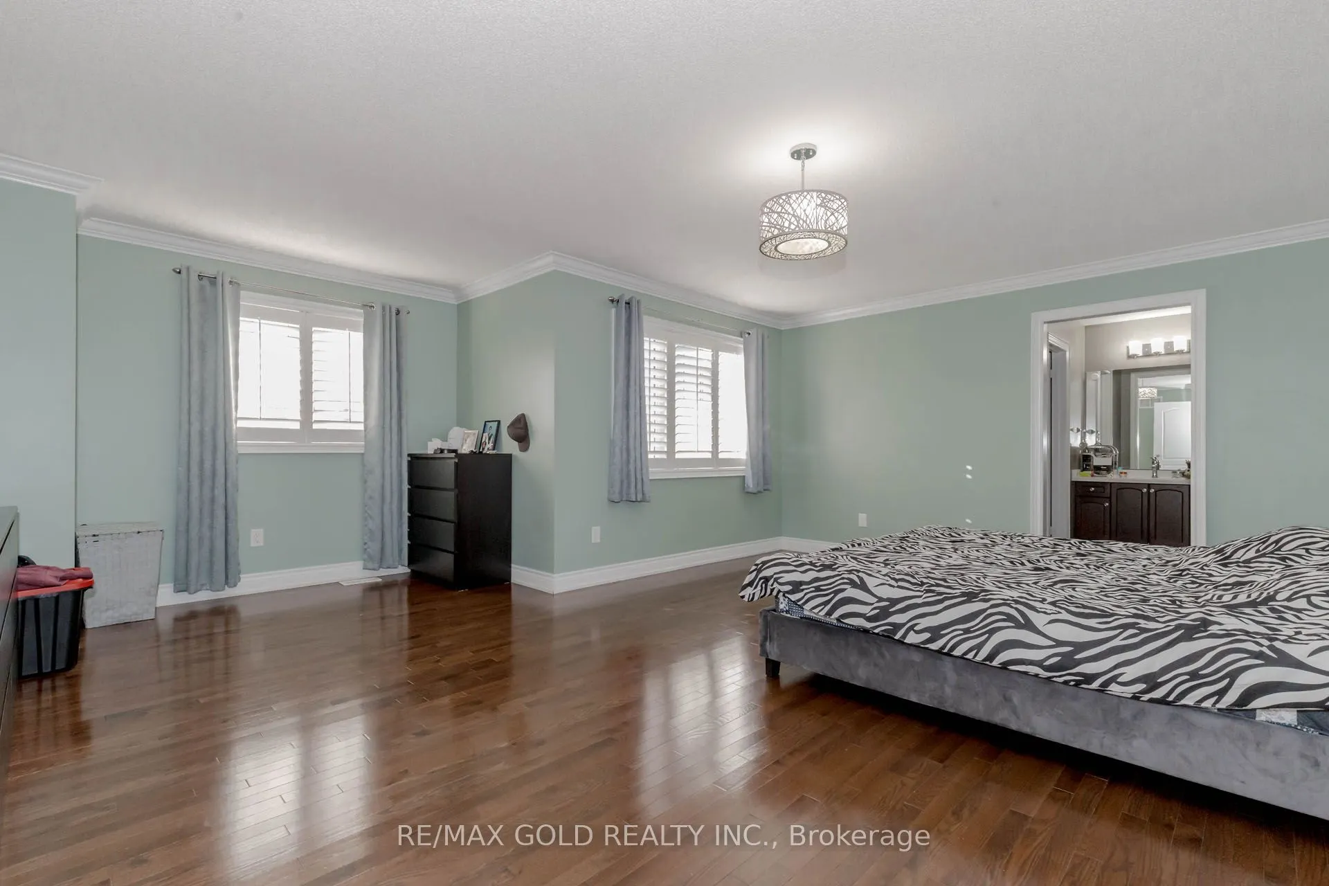 99 Royal West Drive