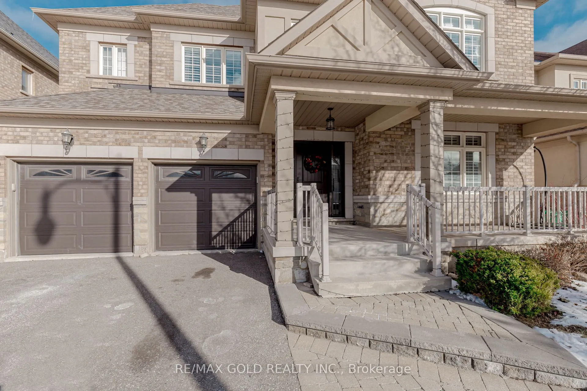 99 Royal West Drive