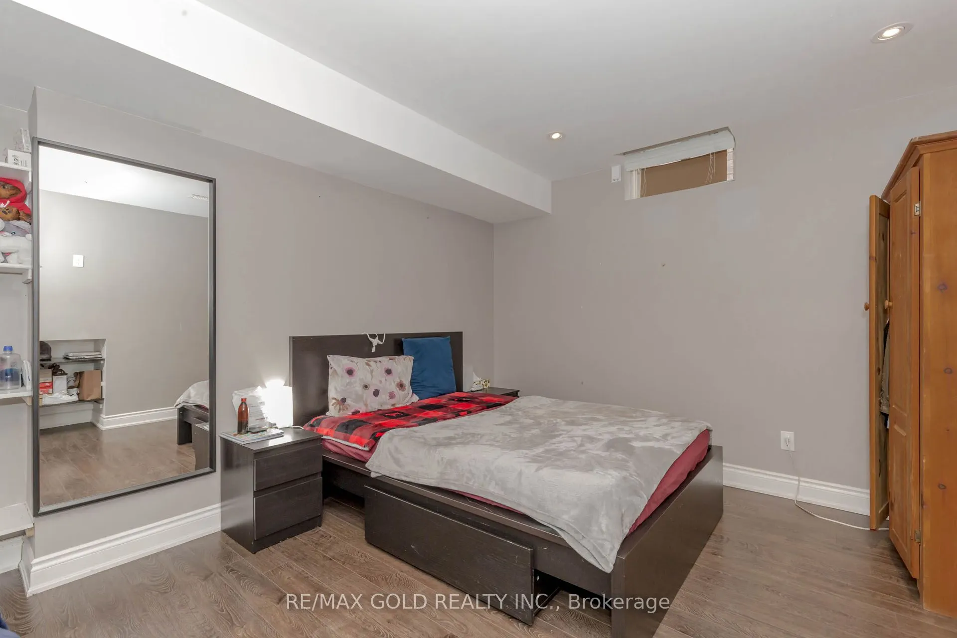 99 Royal West Drive