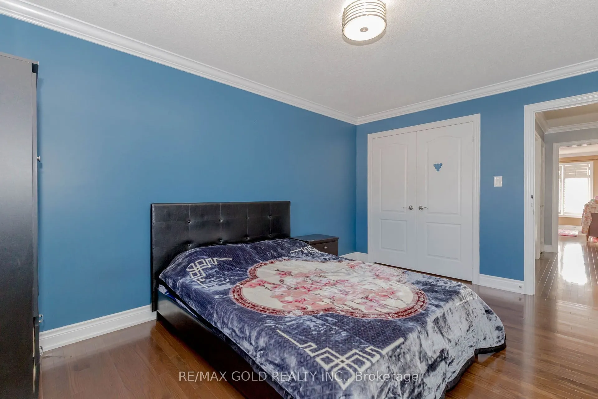 99 Royal West Drive