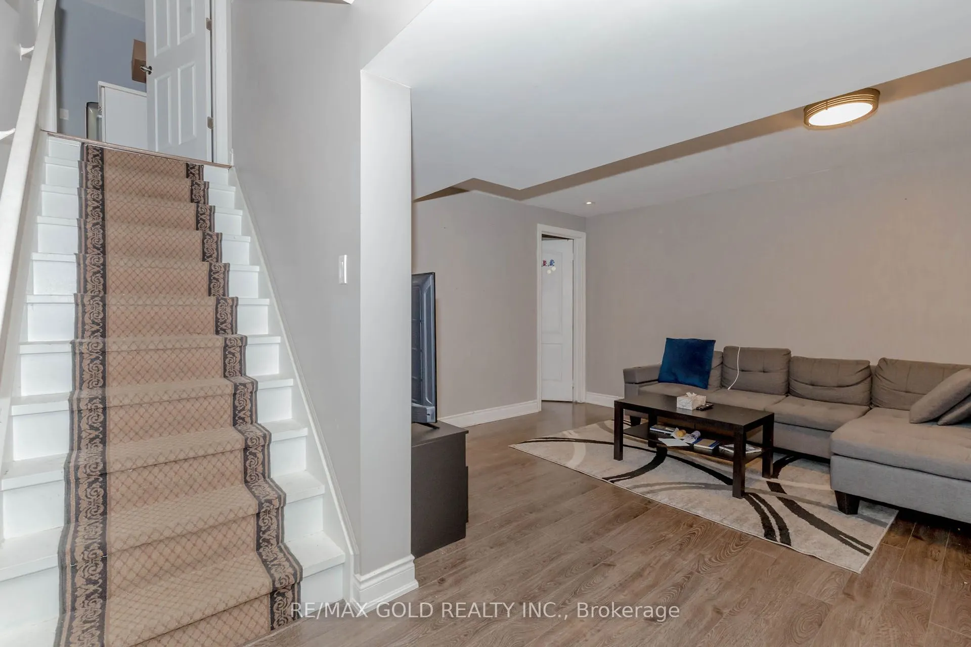 99 Royal West Drive