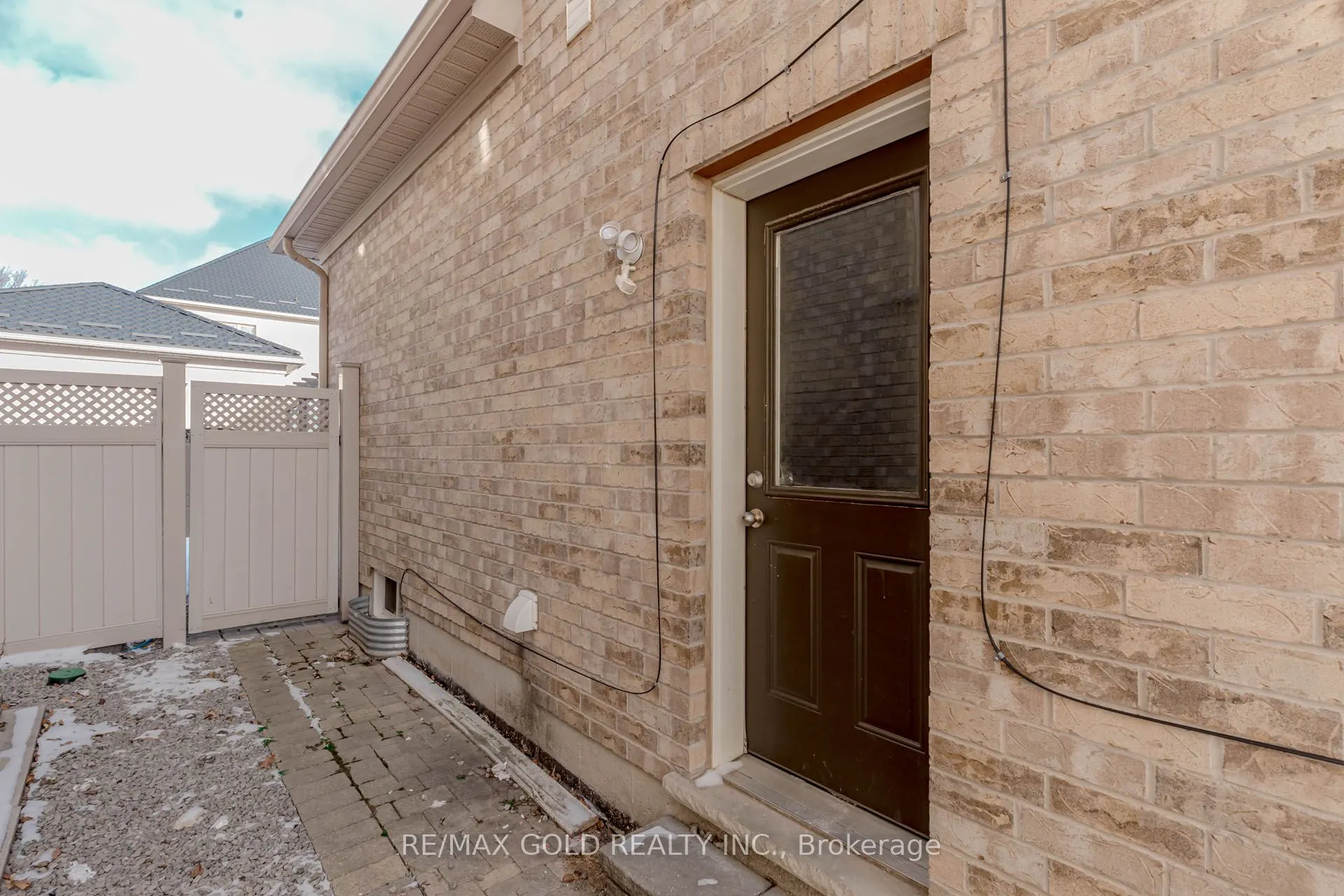 99 Royal West Drive
