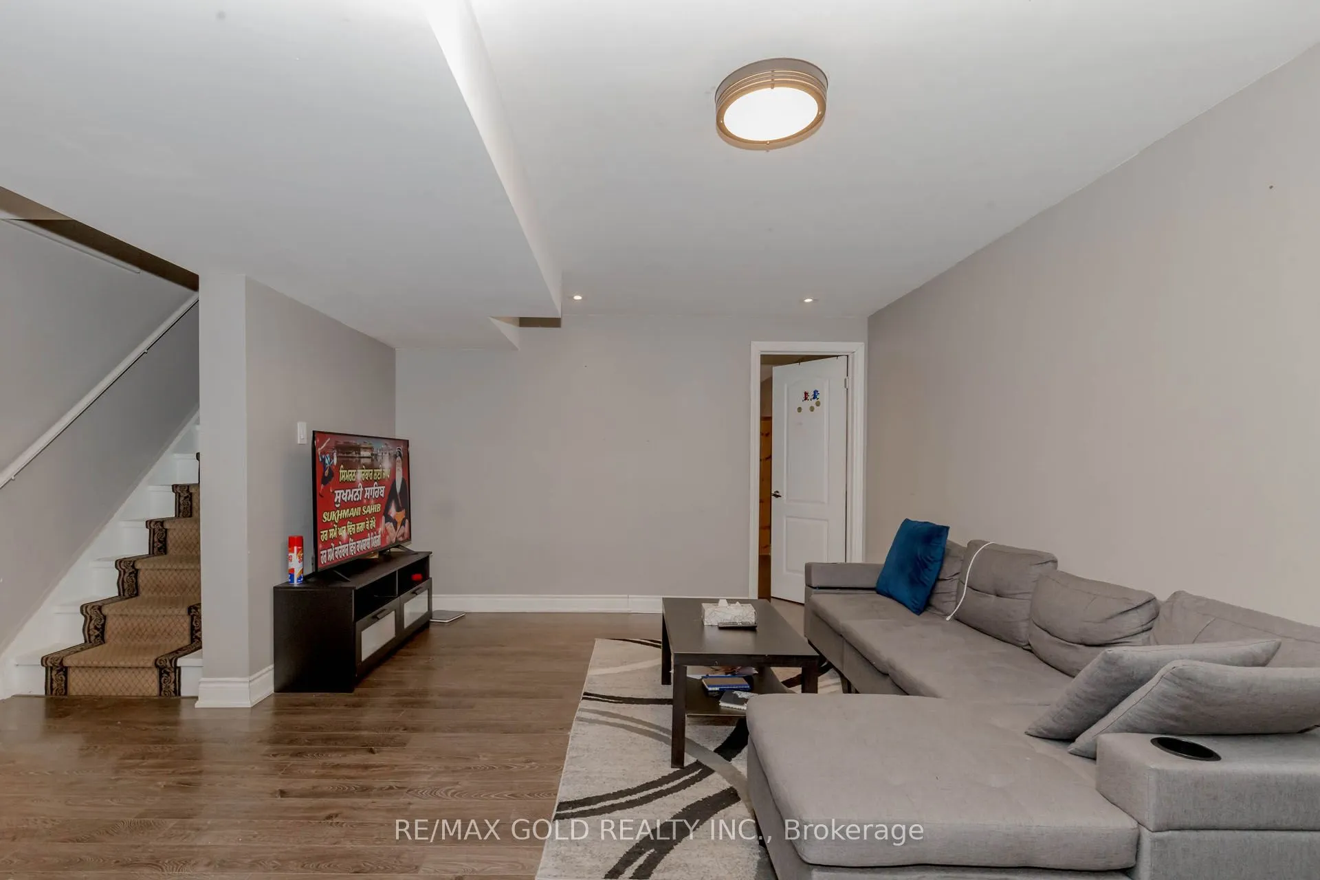 99 Royal West Drive