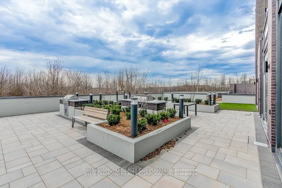 225 VETERANS Drive, #N402