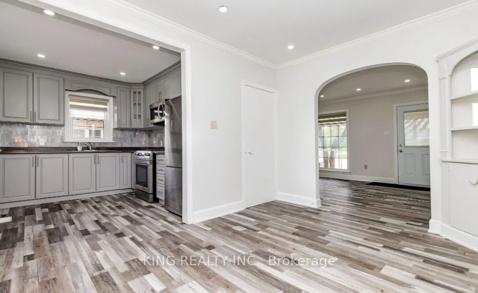 179 Queen Street S