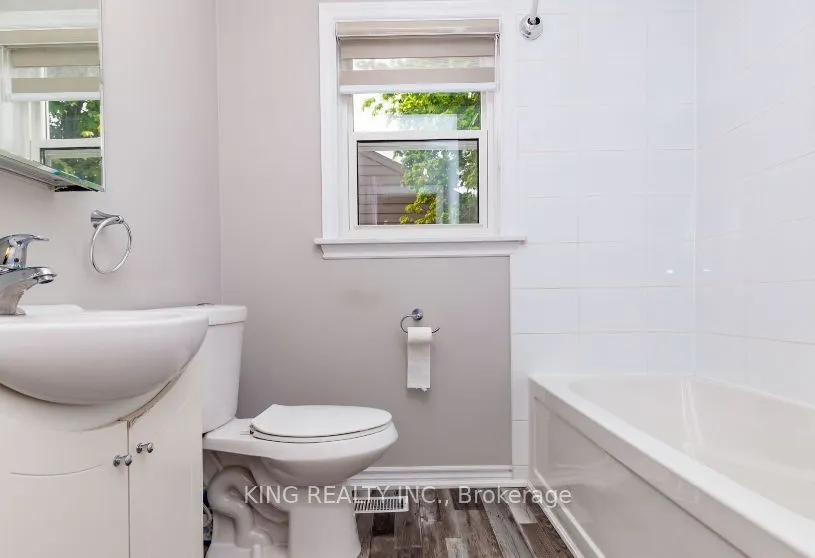 179 Queen Street S