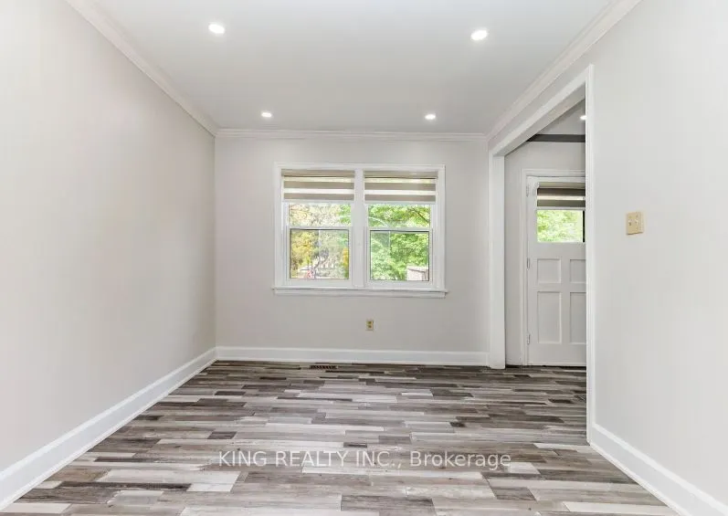 179 Queen Street S