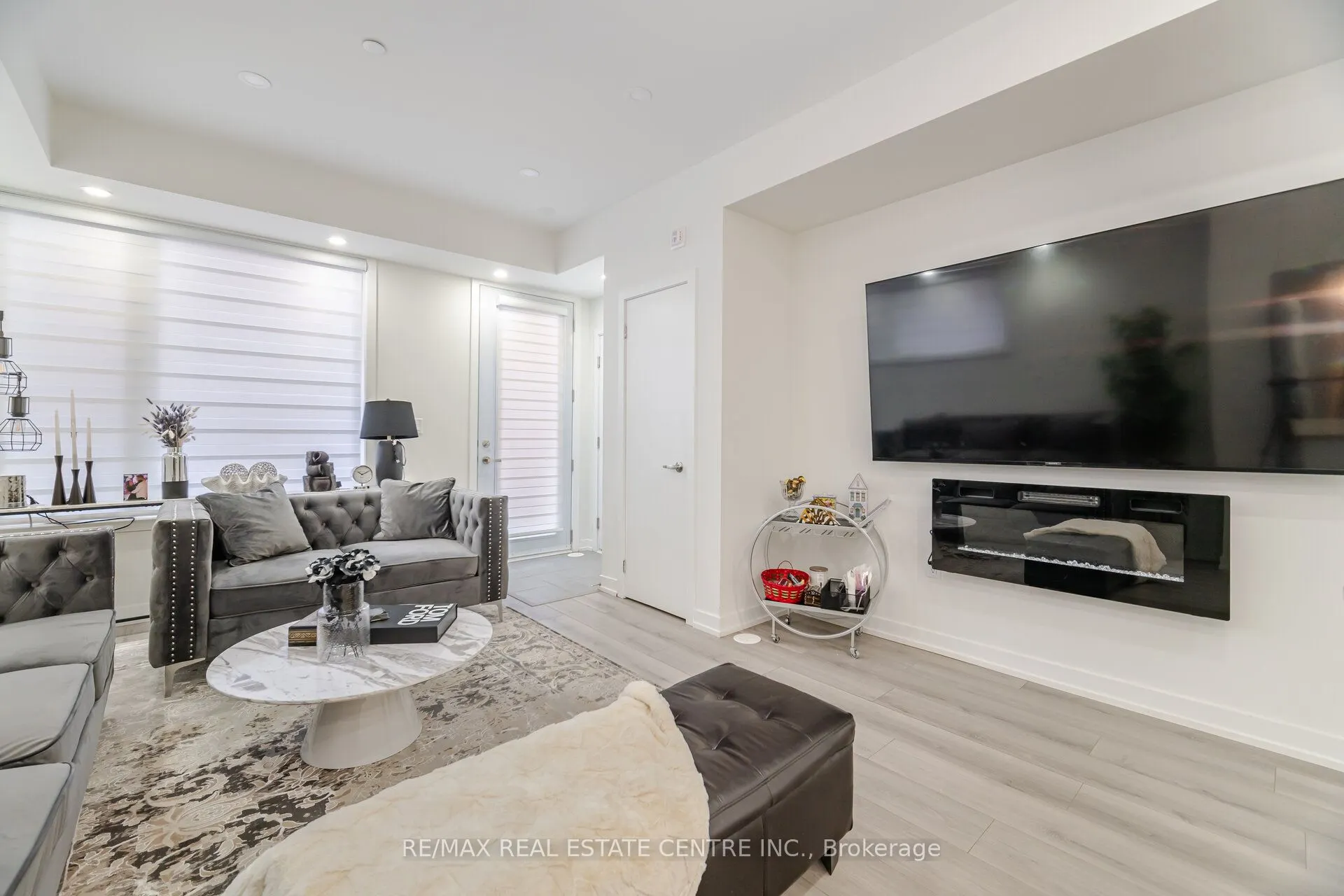 3562 Colonial Drive, #13
