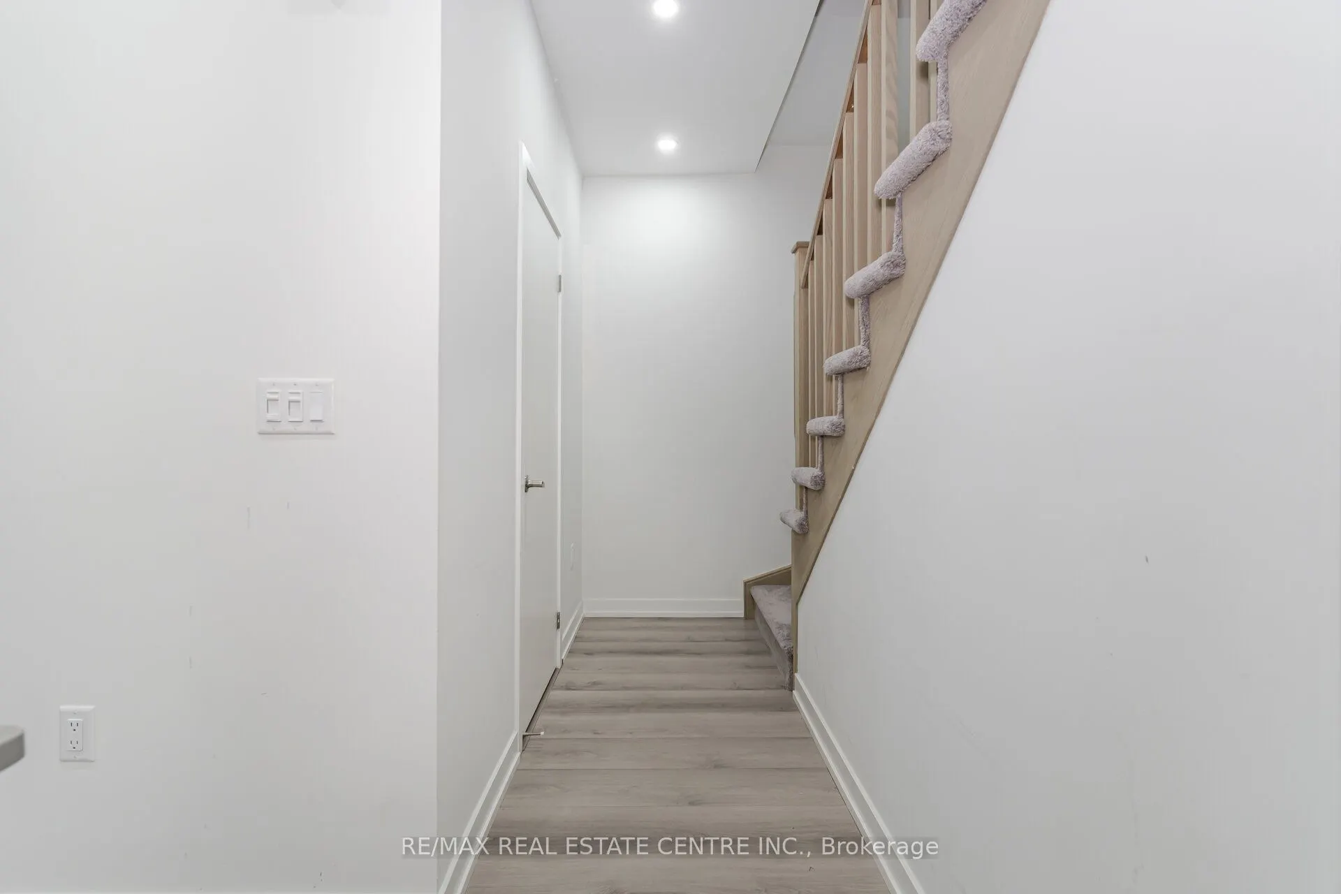 3562 Colonial Drive, #13