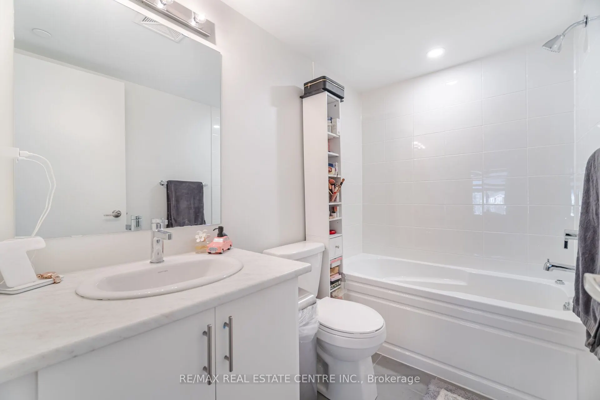 3562 Colonial Drive, #13