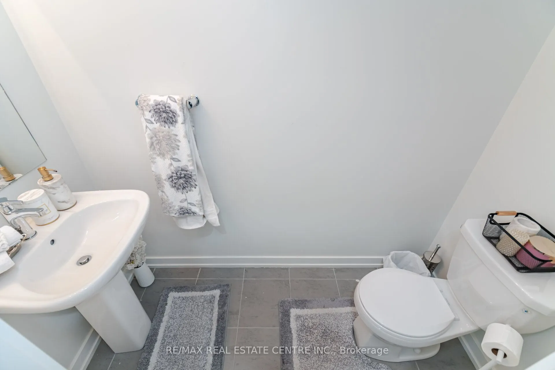 3562 Colonial Drive, #13