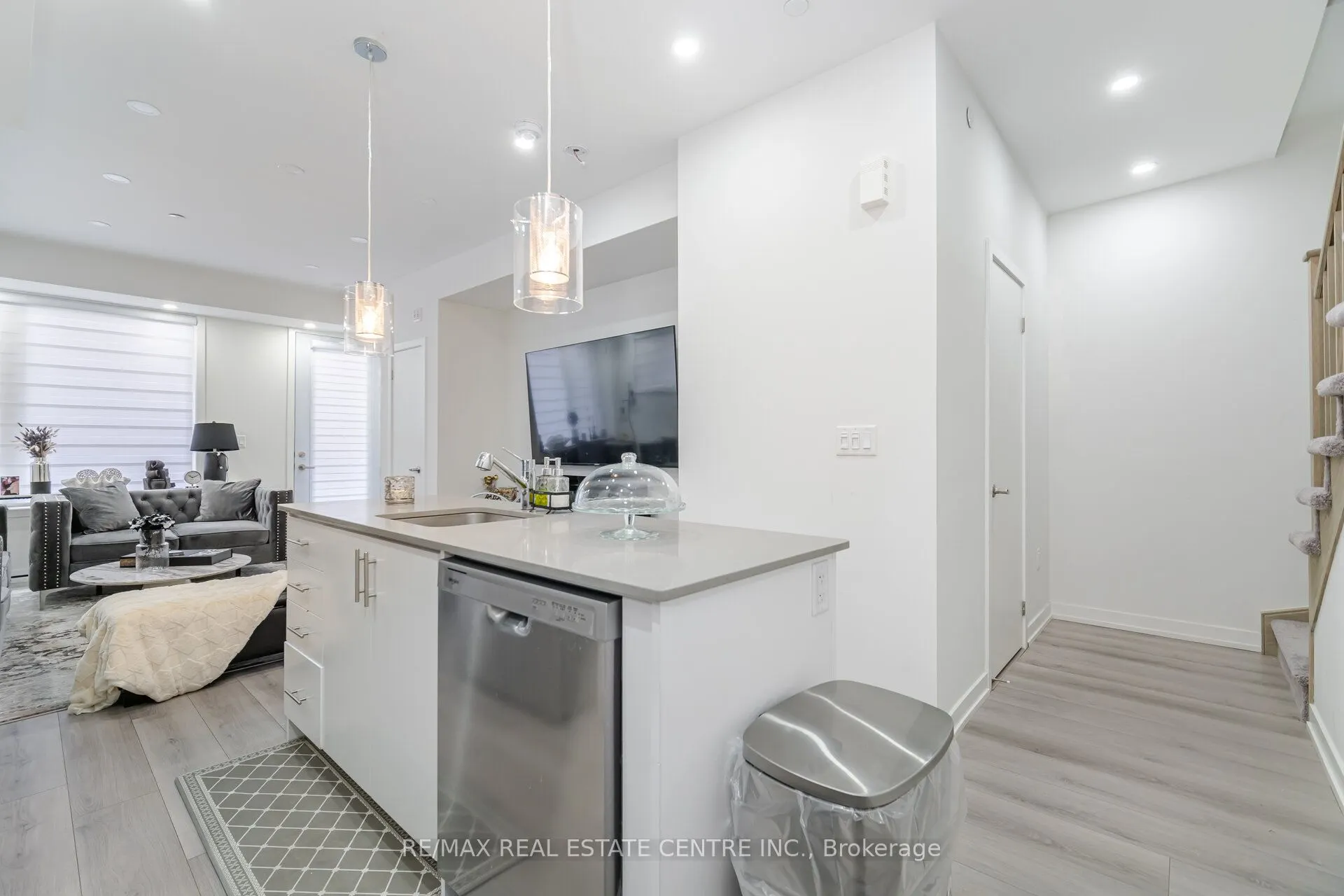 3562 Colonial Drive, #13