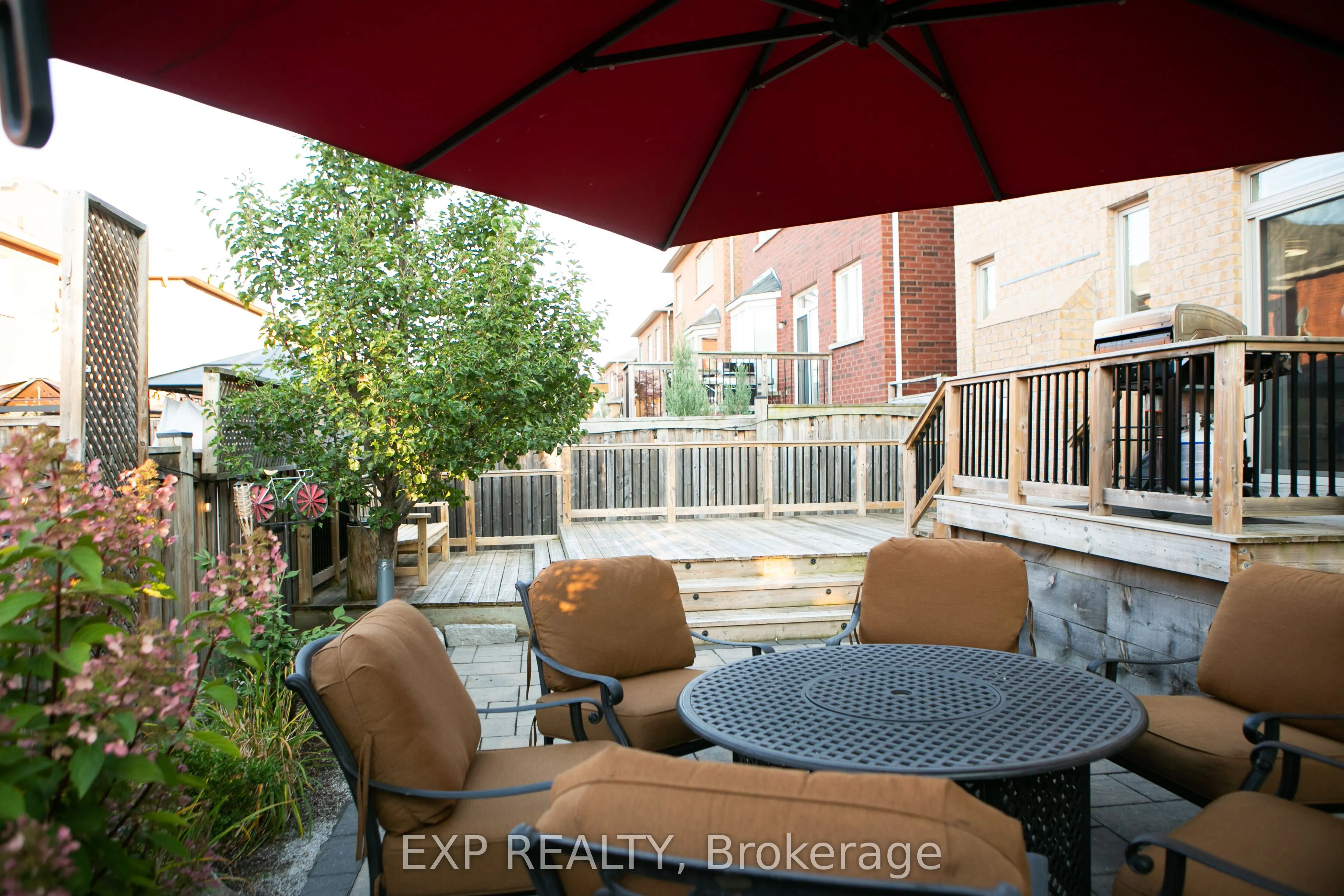 599 Nairn Circle
