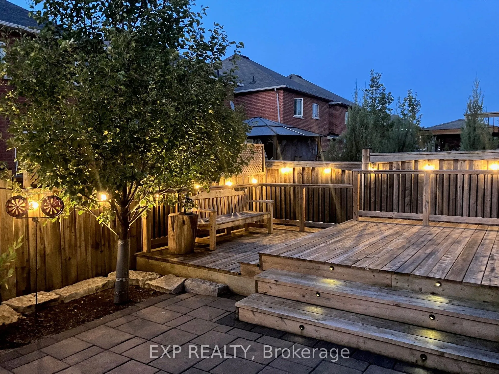 599 Nairn Circle