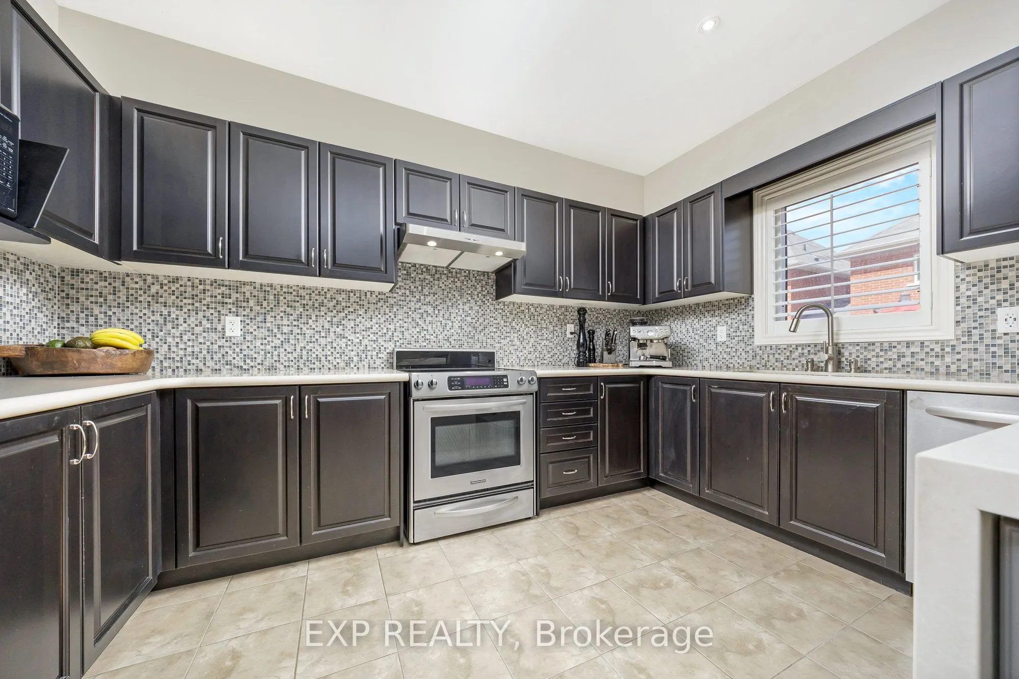 599 Nairn Circle