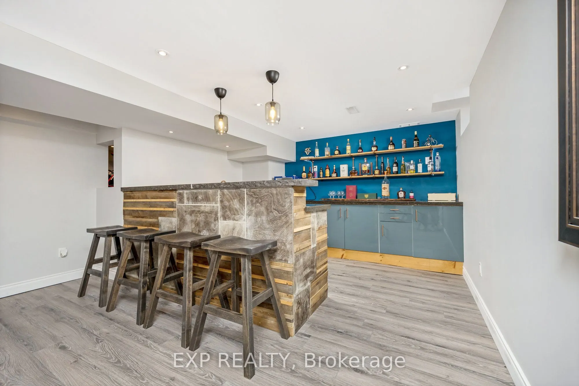 599 Nairn Circle
