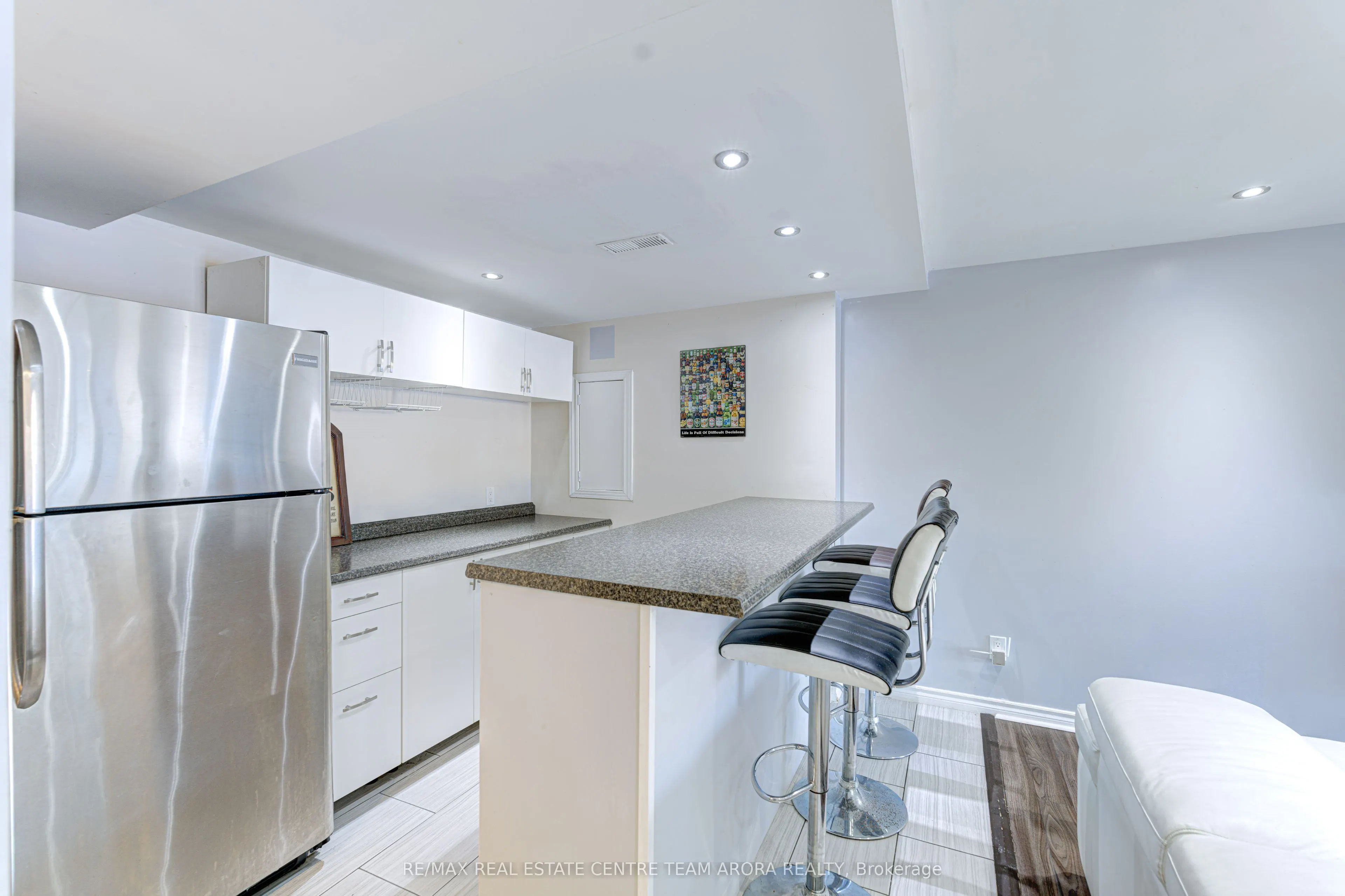 15 Roundstone Drive