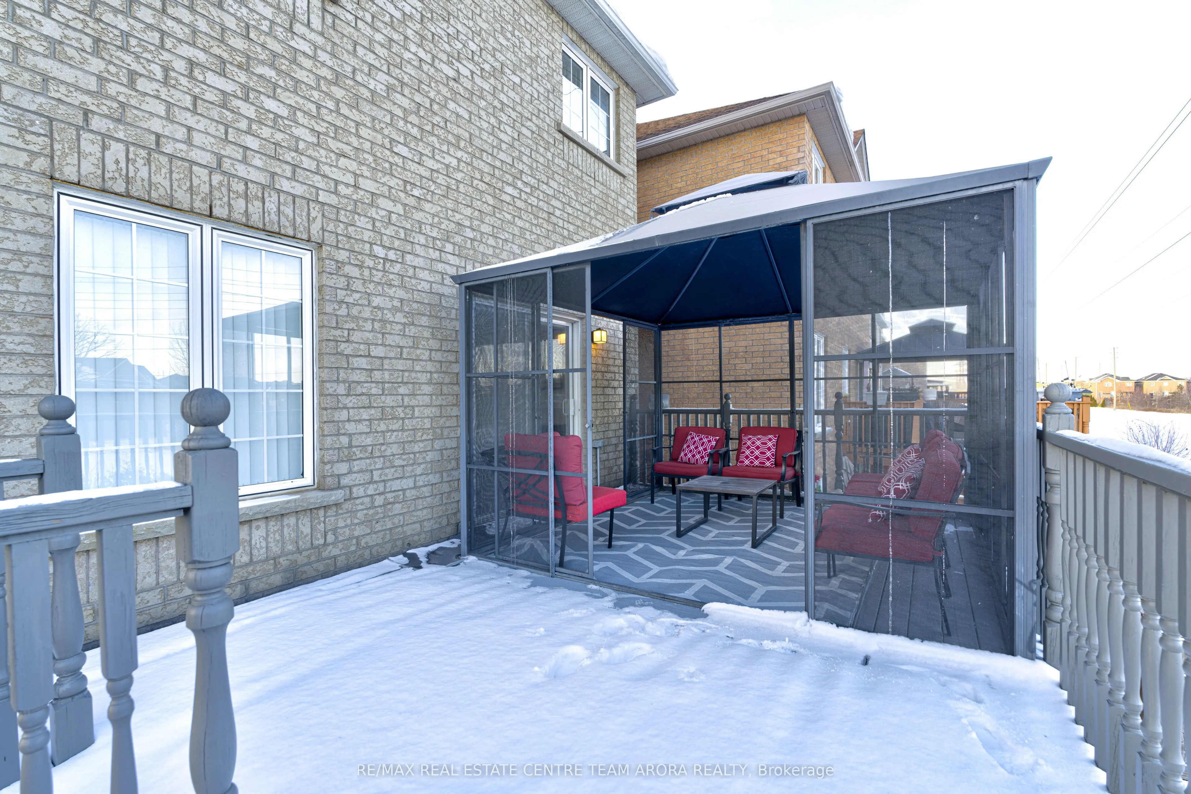 15 Roundstone Drive