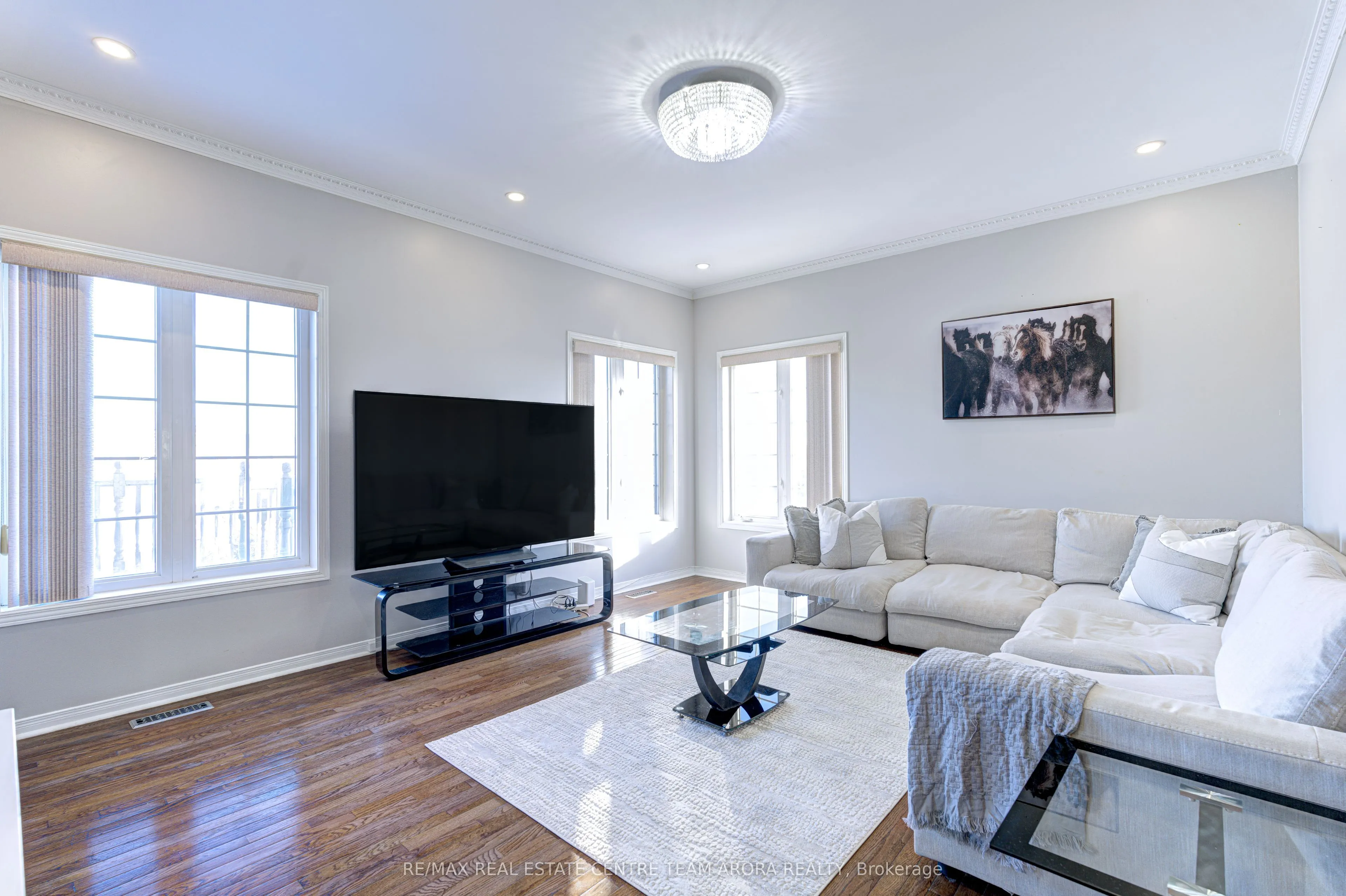 15 Roundstone Drive