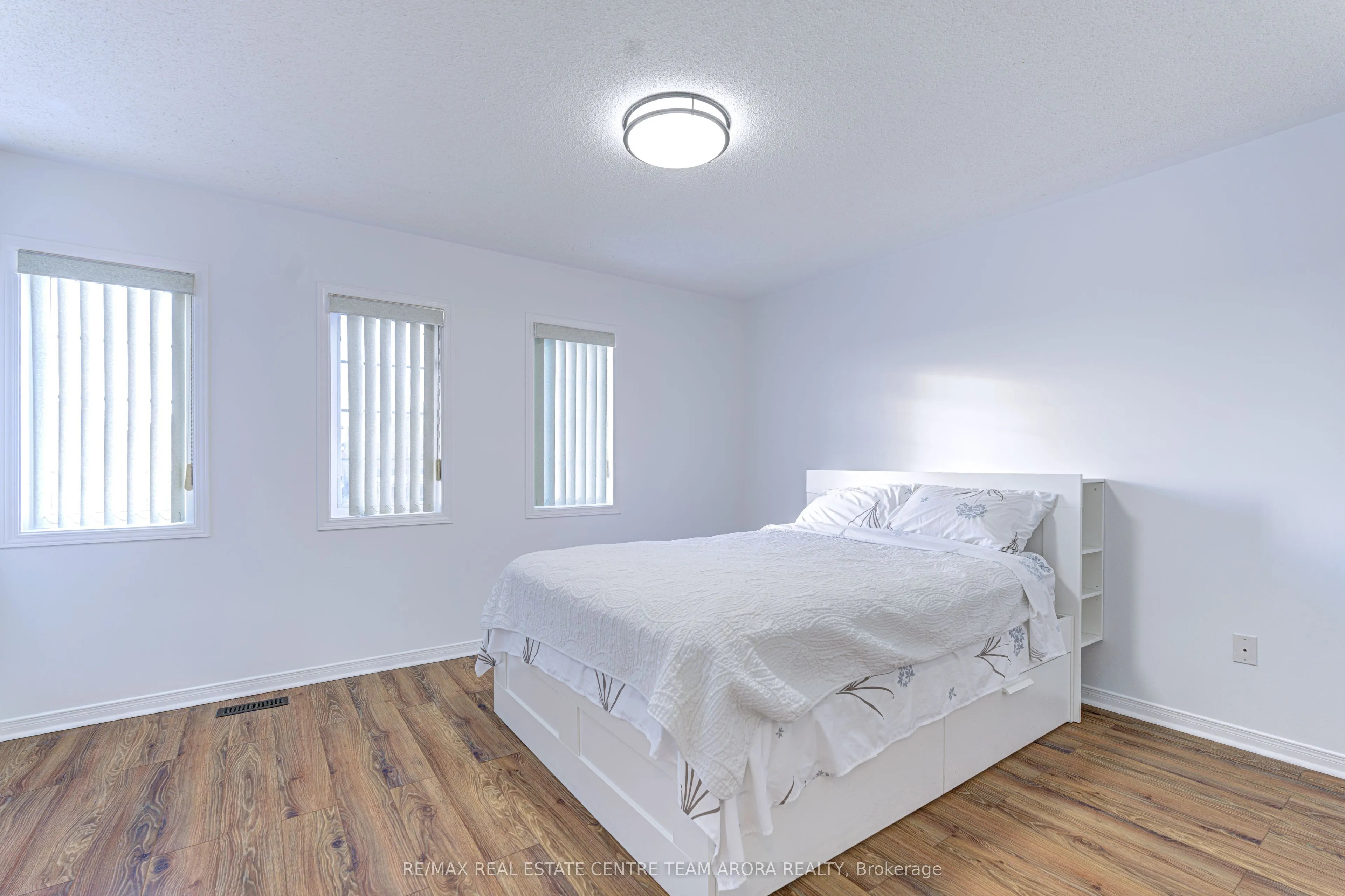 15 Roundstone Drive