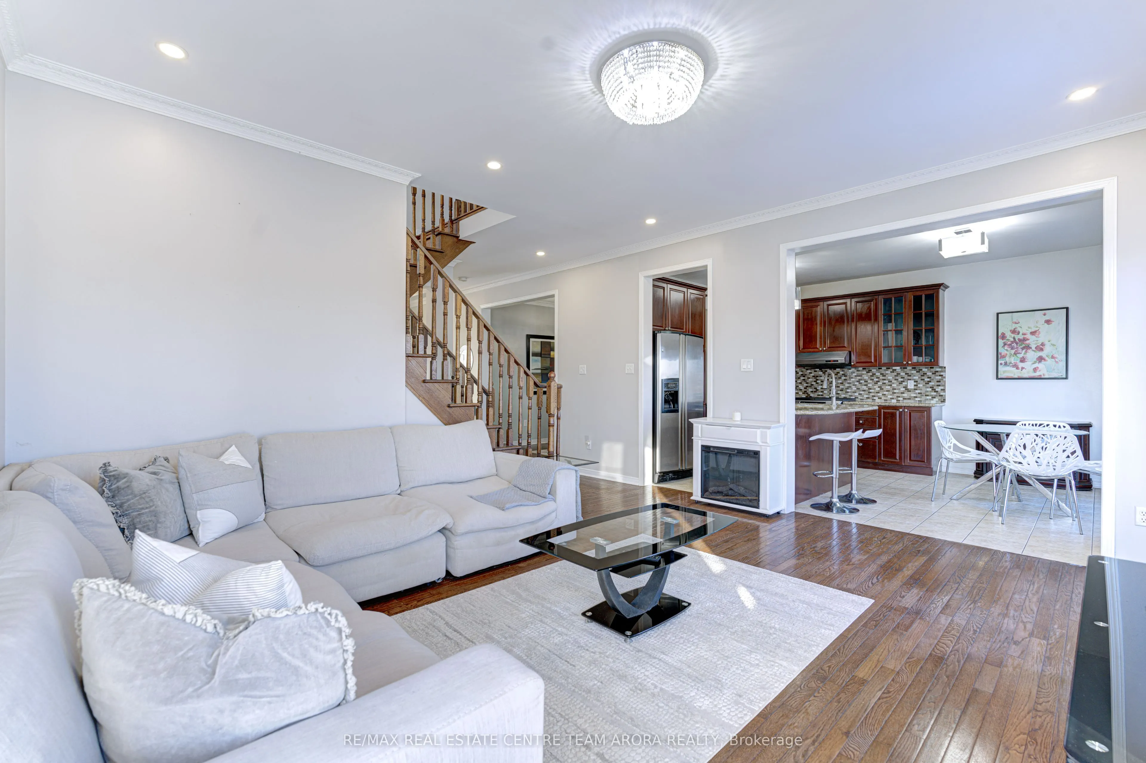 15 Roundstone Drive