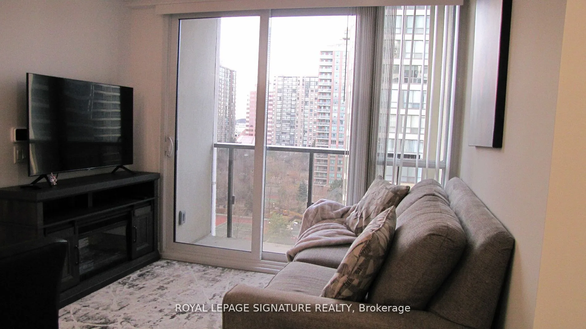 36 Elm Drive W, #1001