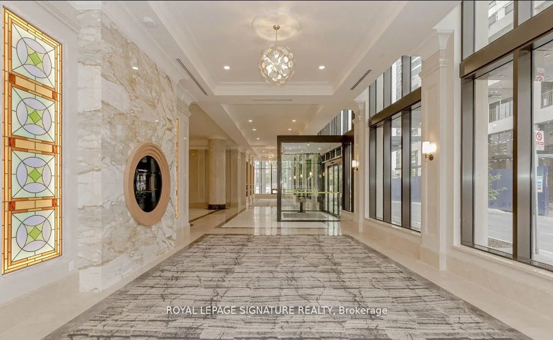 36 Elm Drive W, #1001
