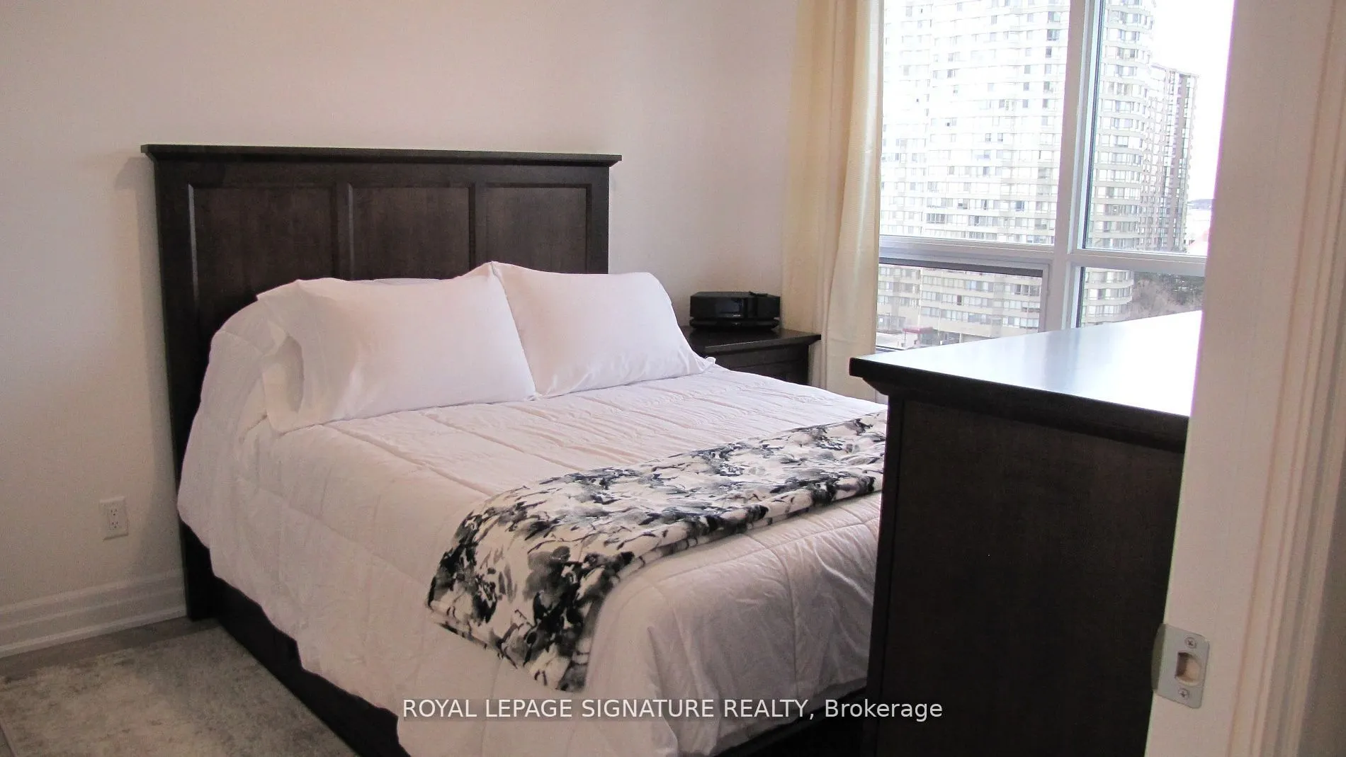36 Elm Drive W, #1001