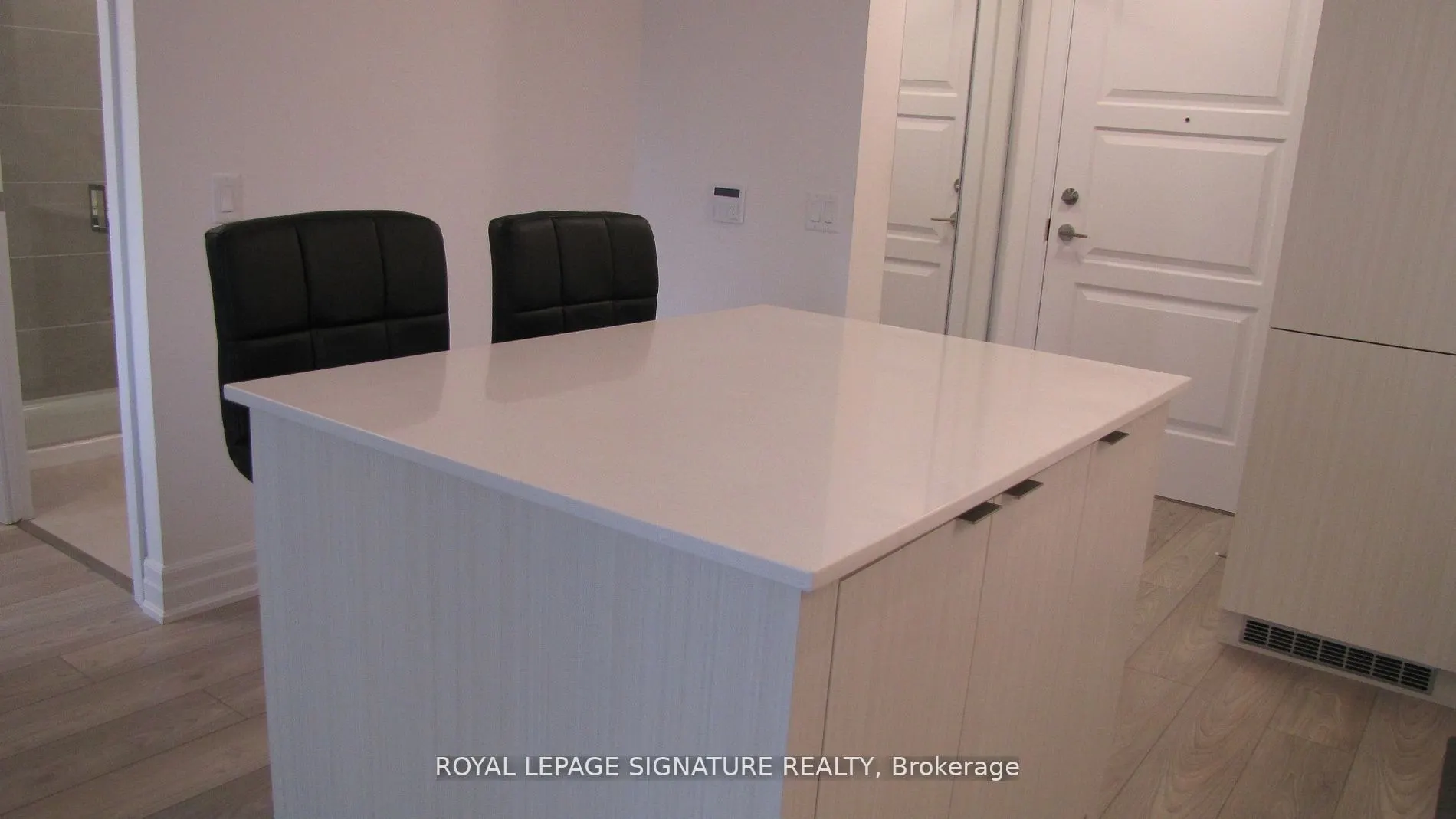 36 Elm Drive W, #1001