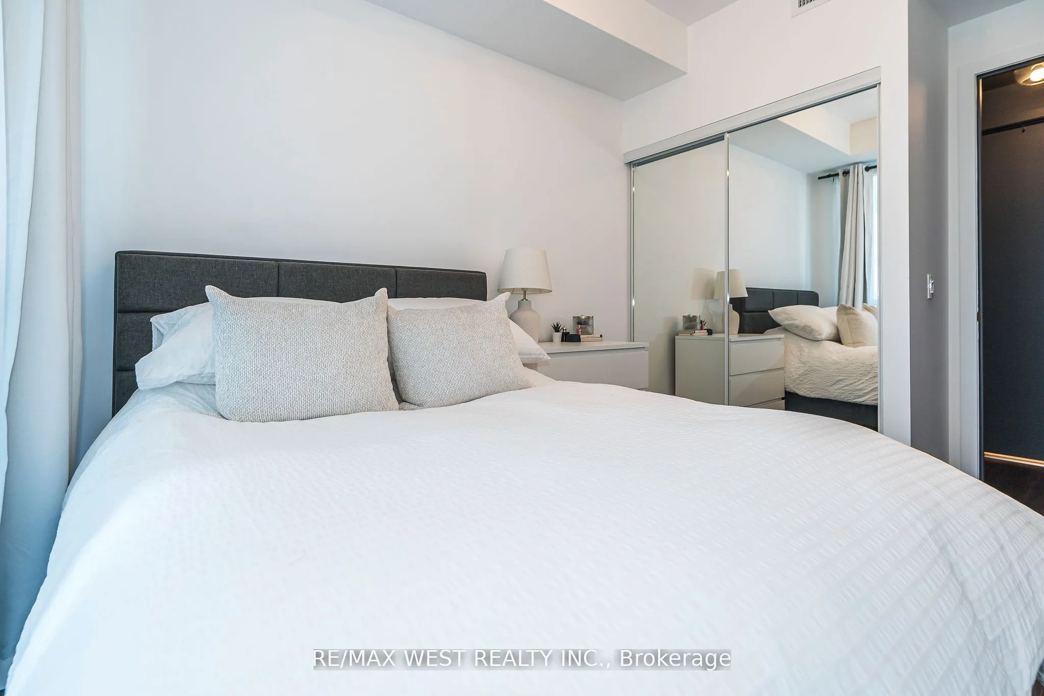 10 Park Lawn Road #1705