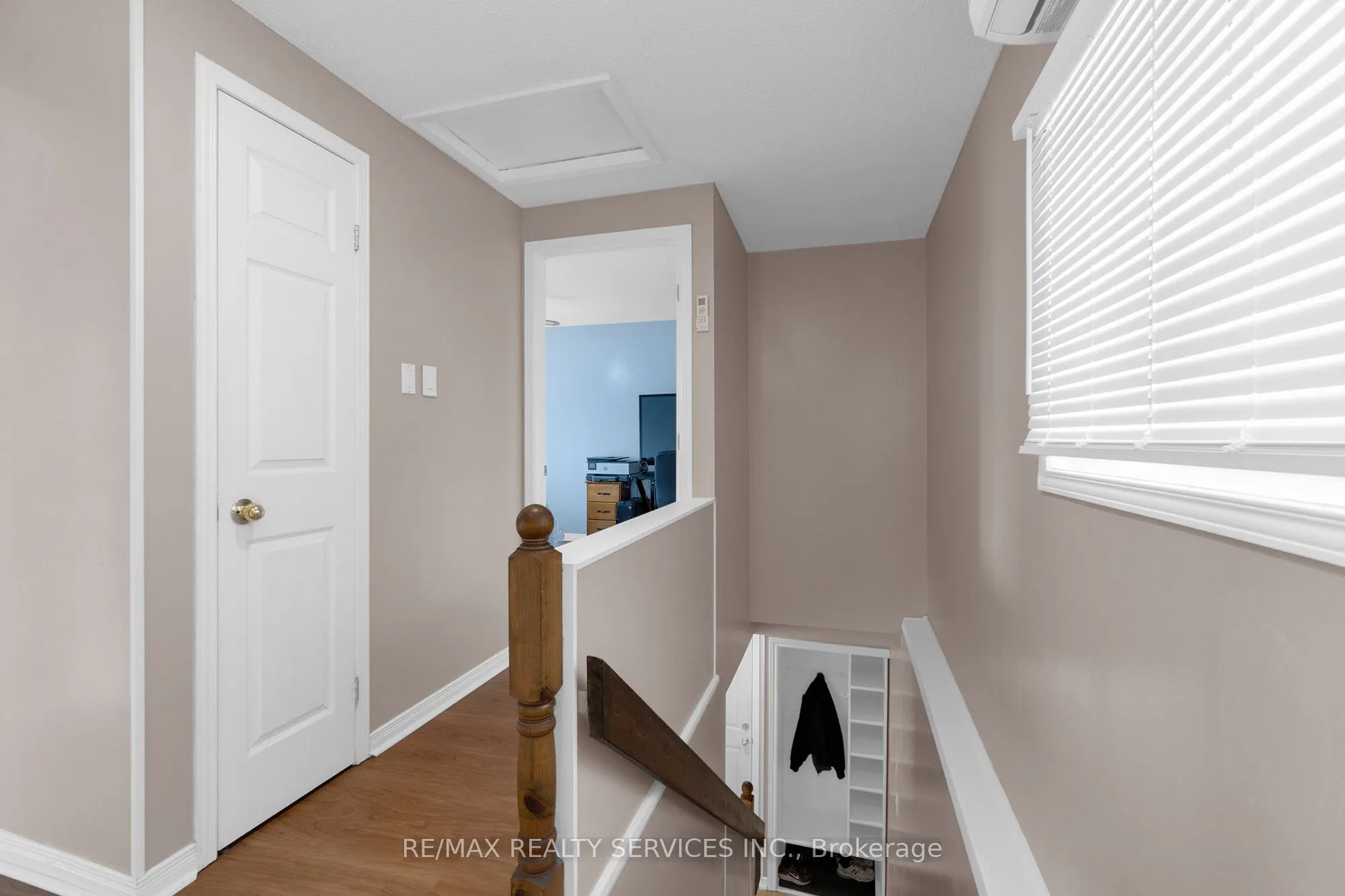 5 Hawkins Court
