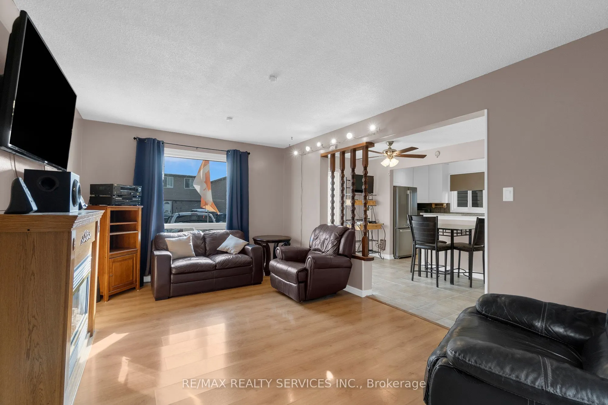 5 Hawkins Court