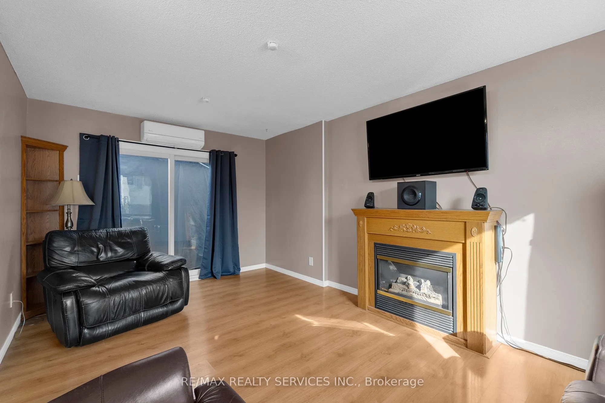 5 Hawkins Court