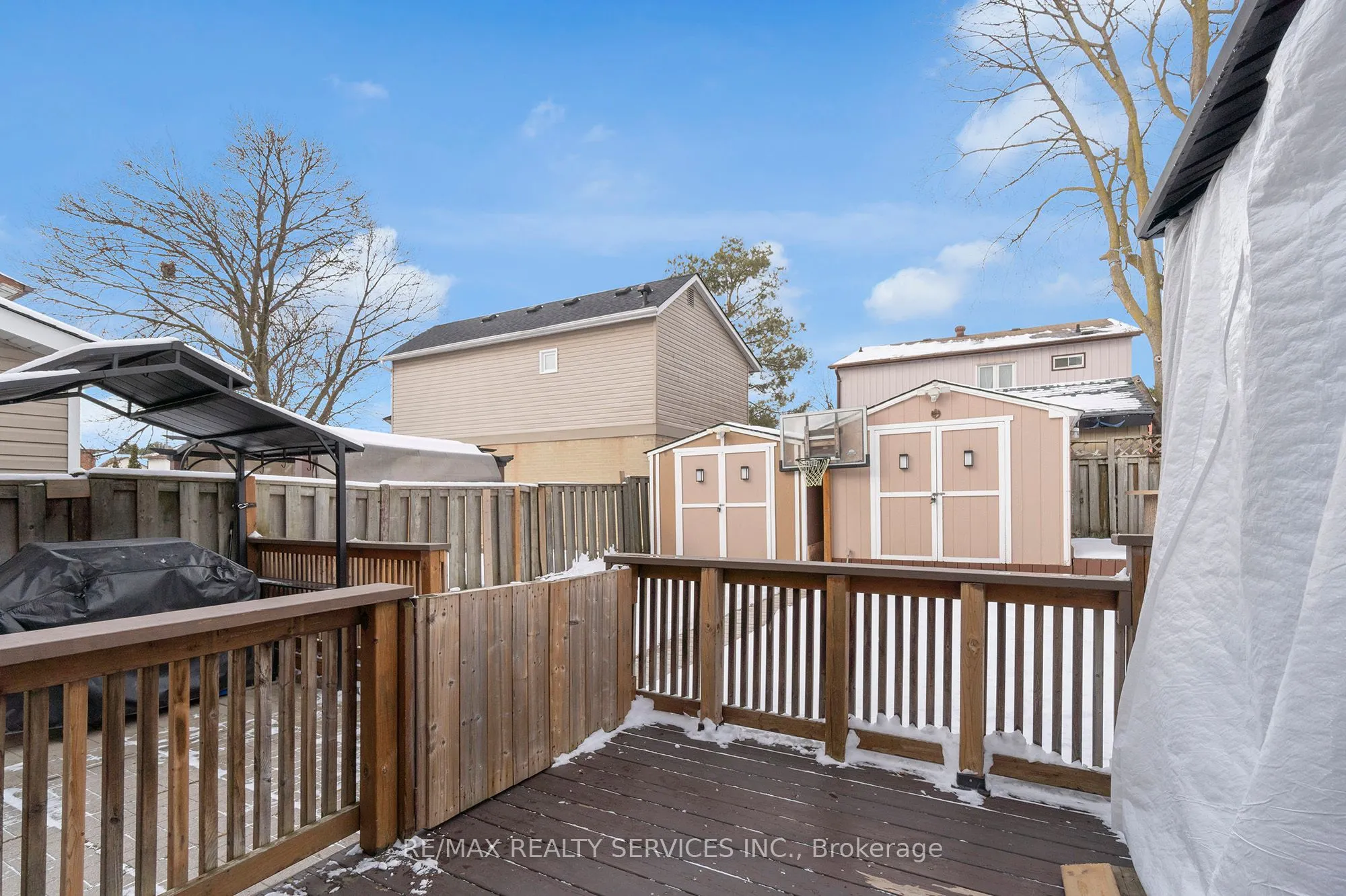 5 Hawkins Court