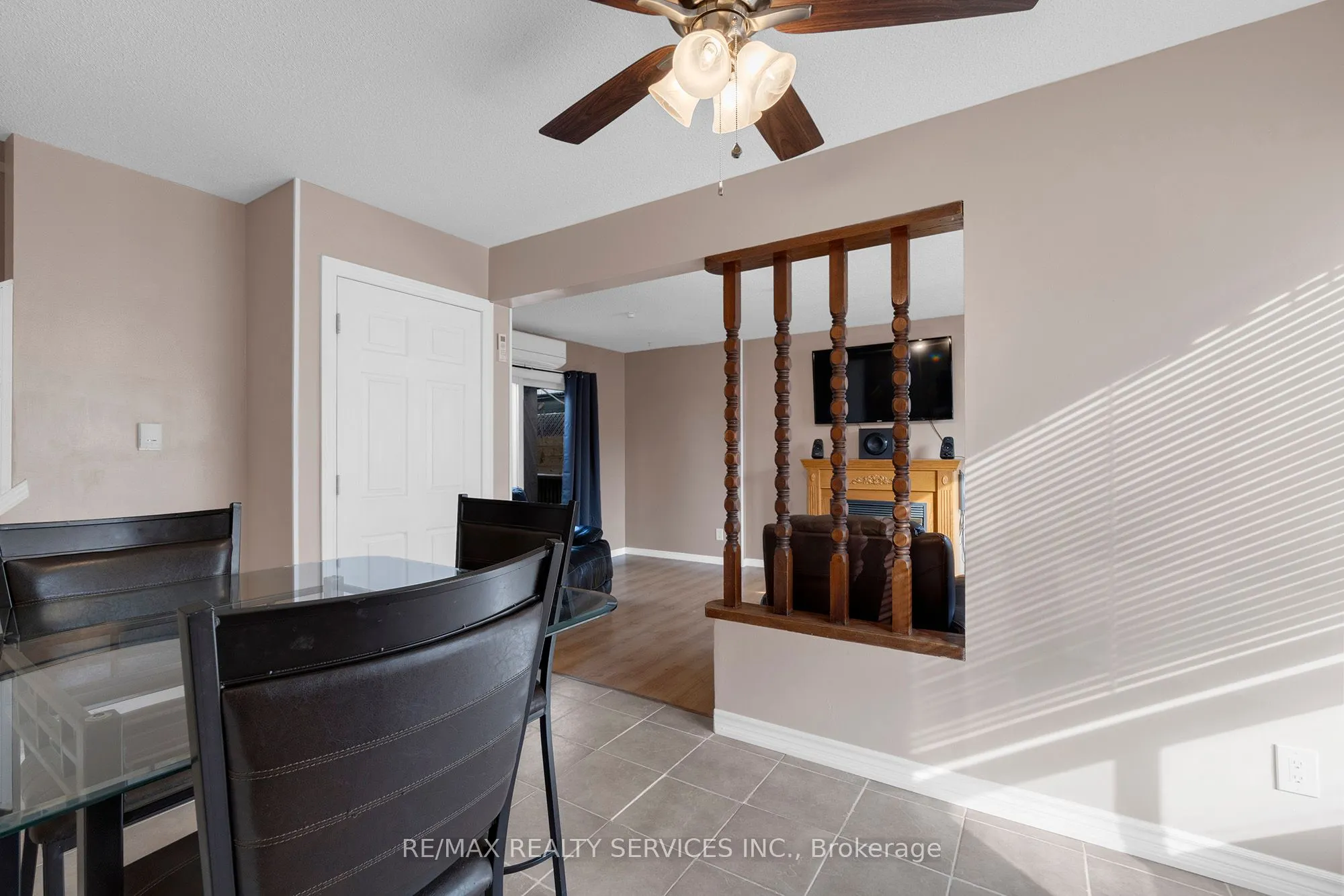 5 Hawkins Court