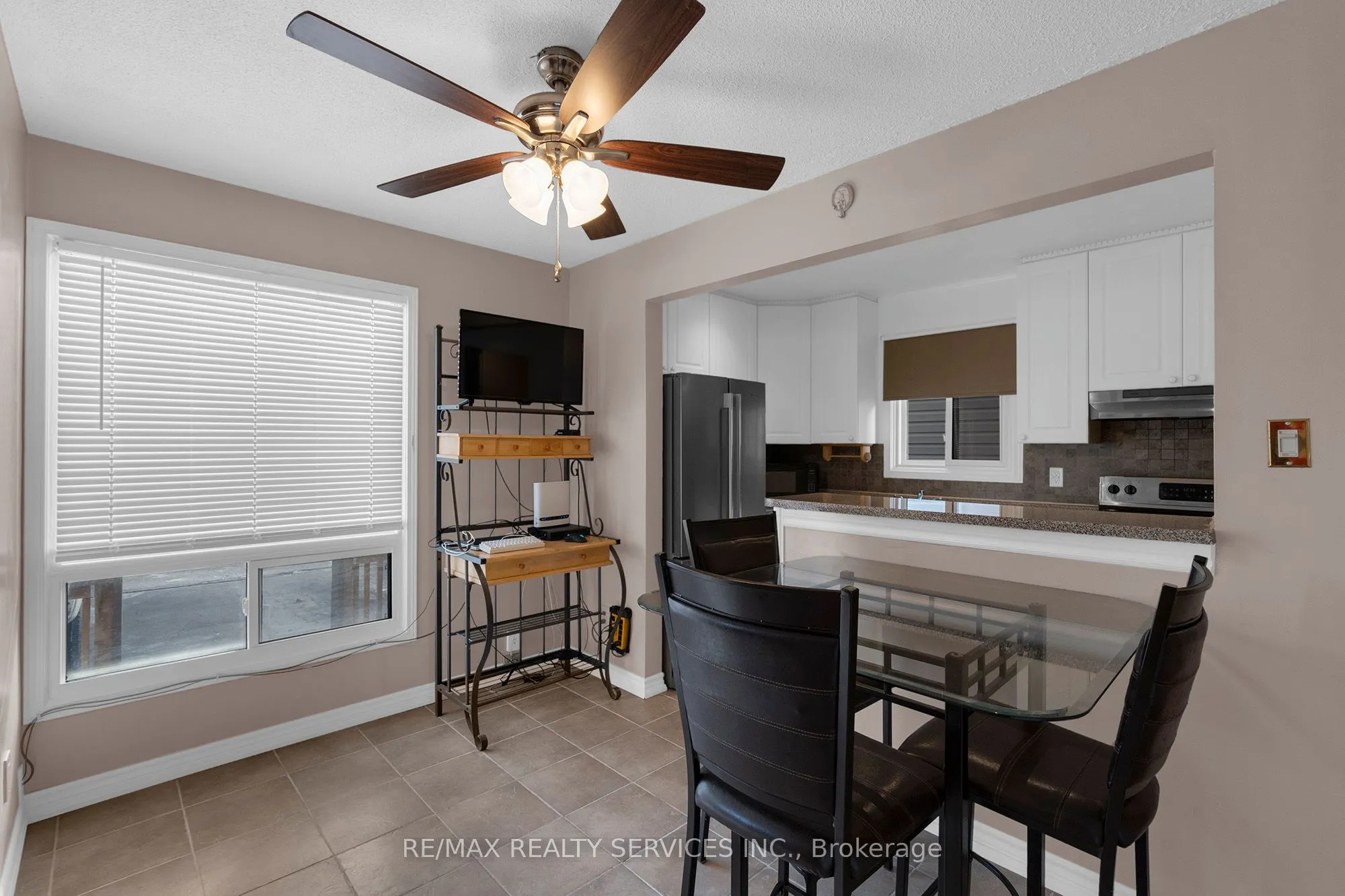 5 Hawkins Court