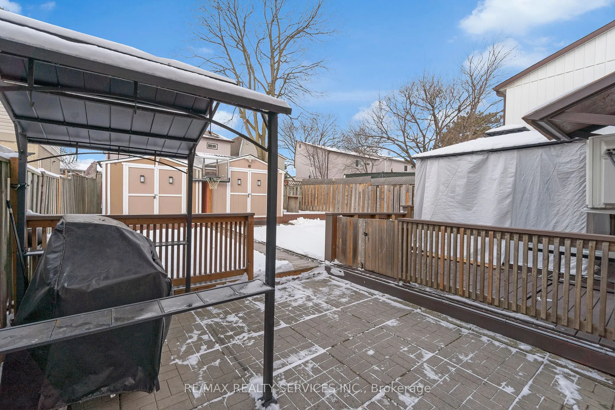 5 Hawkins Court