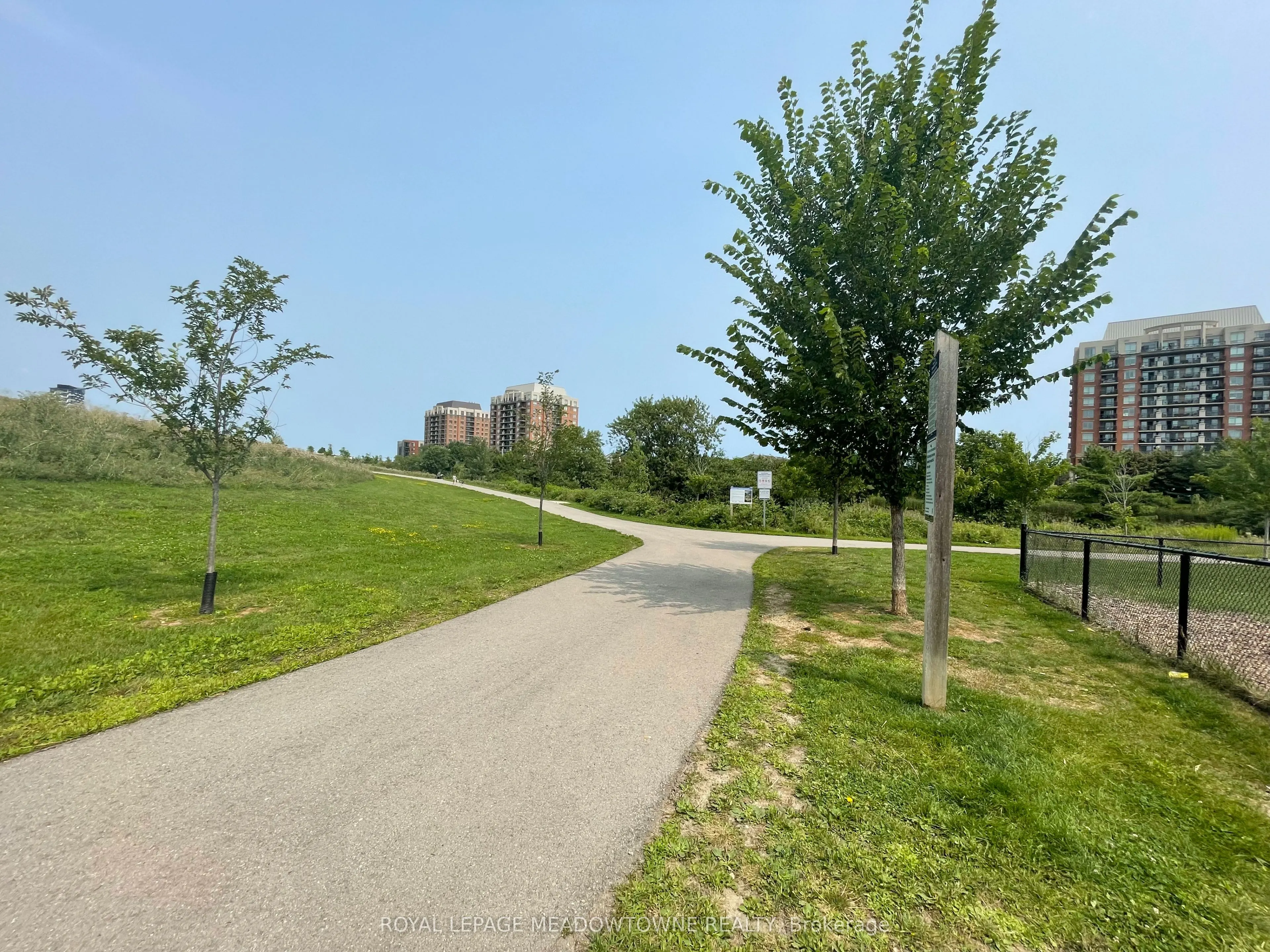 15 Hays Boulevard #18