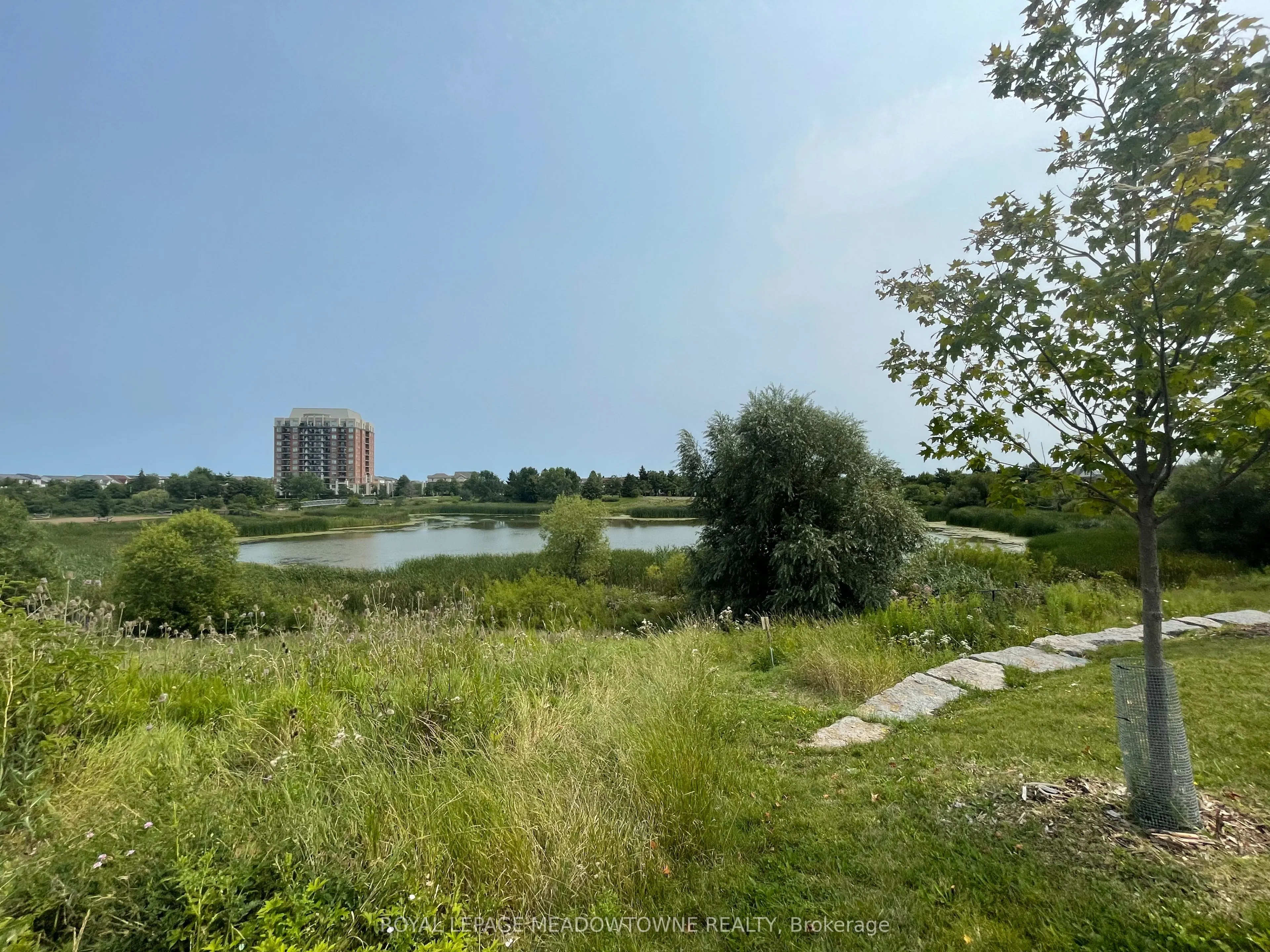 15 Hays Boulevard #18