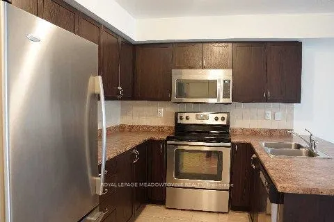 15 Hays Boulevard #18