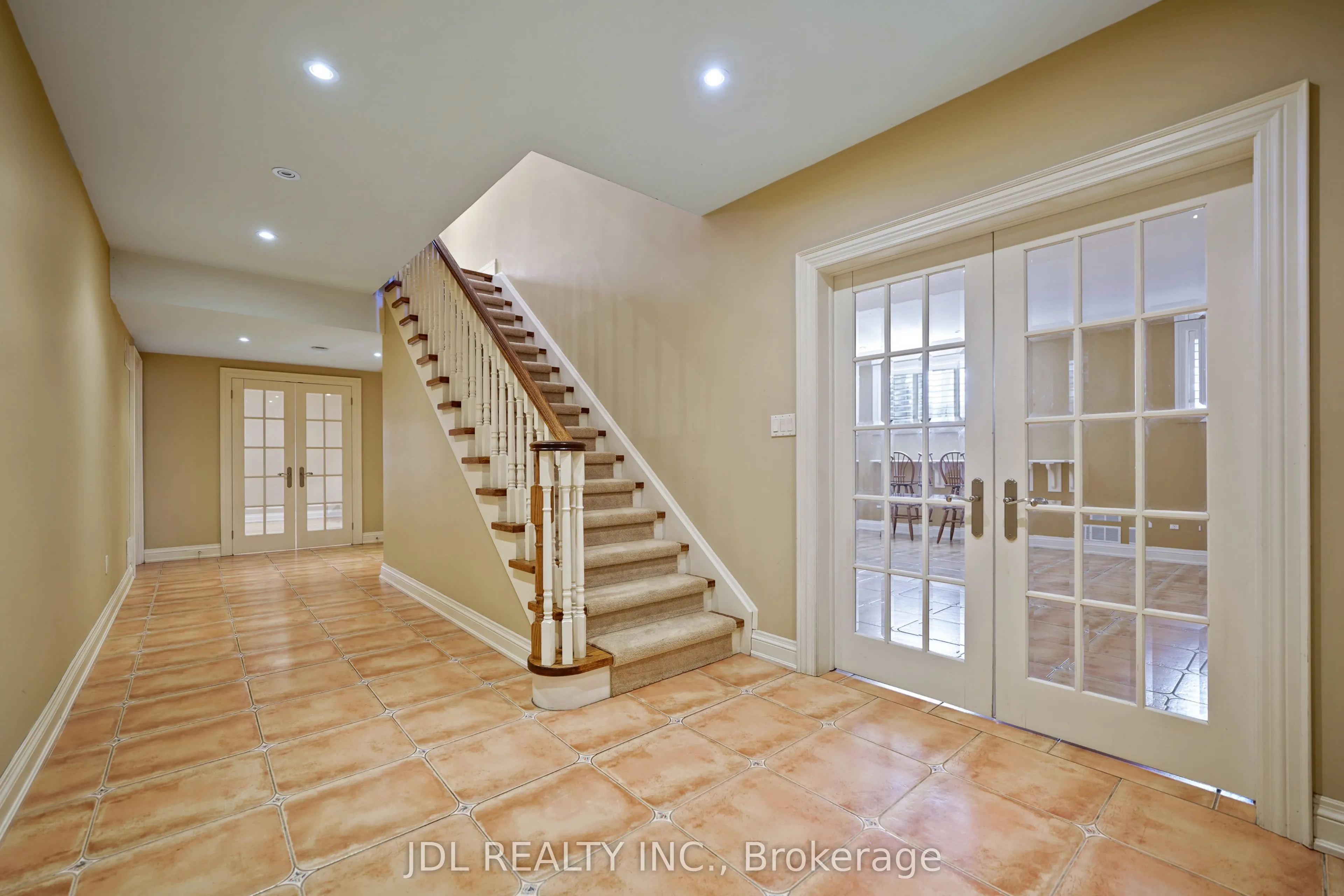 1283 Lindburgh Court