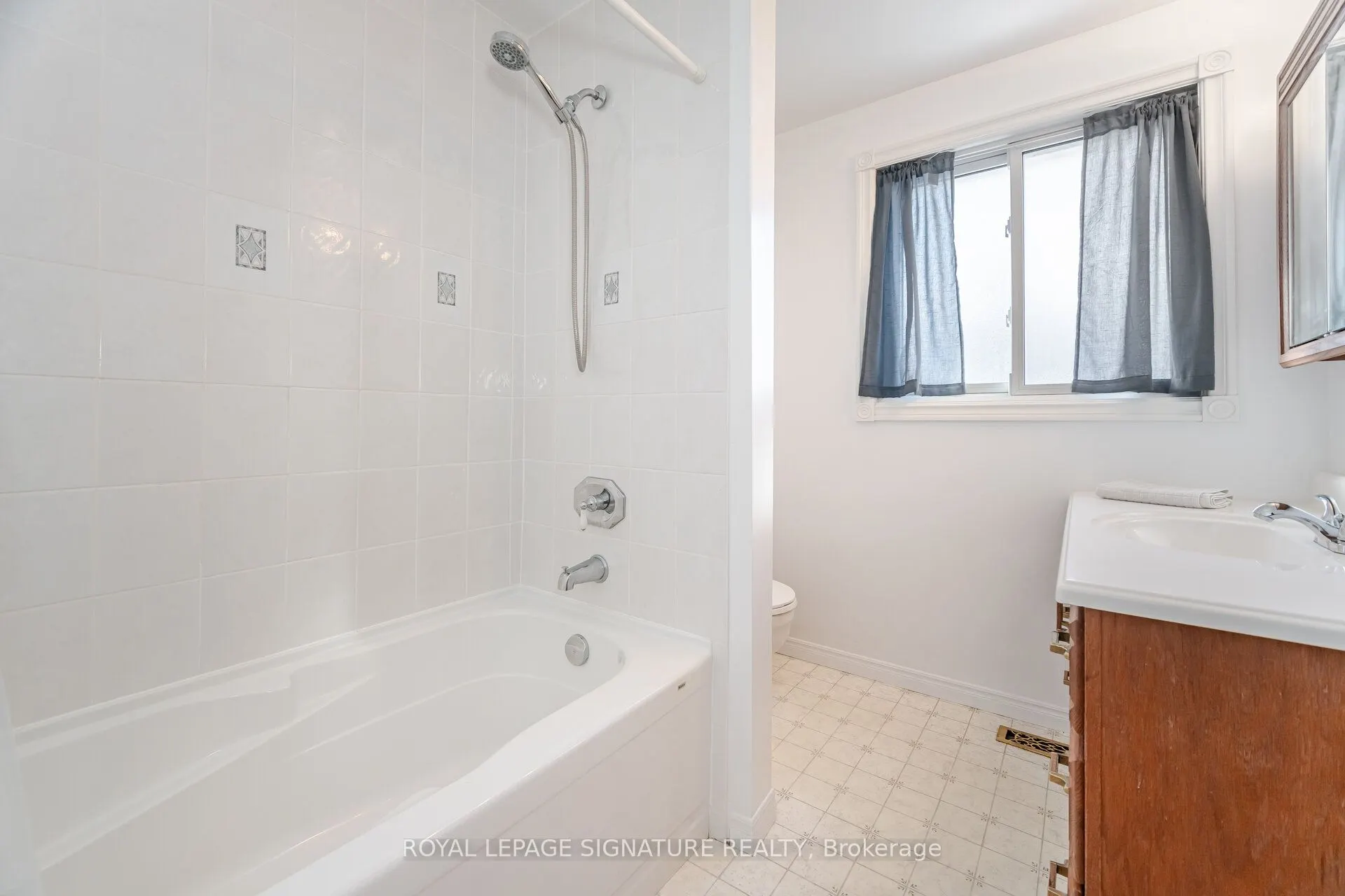 62 Joycelyn Crescent