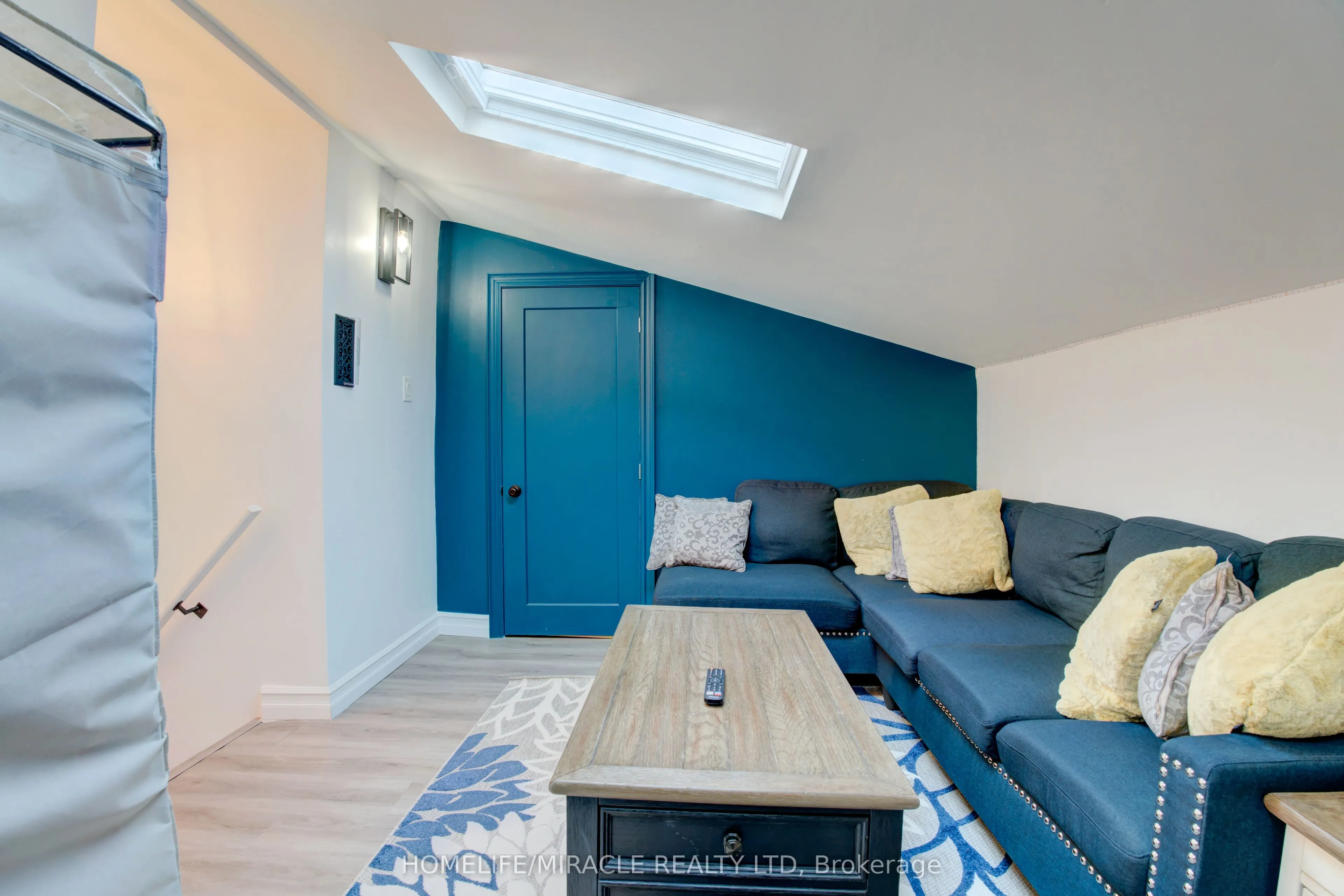 6 Rima Court