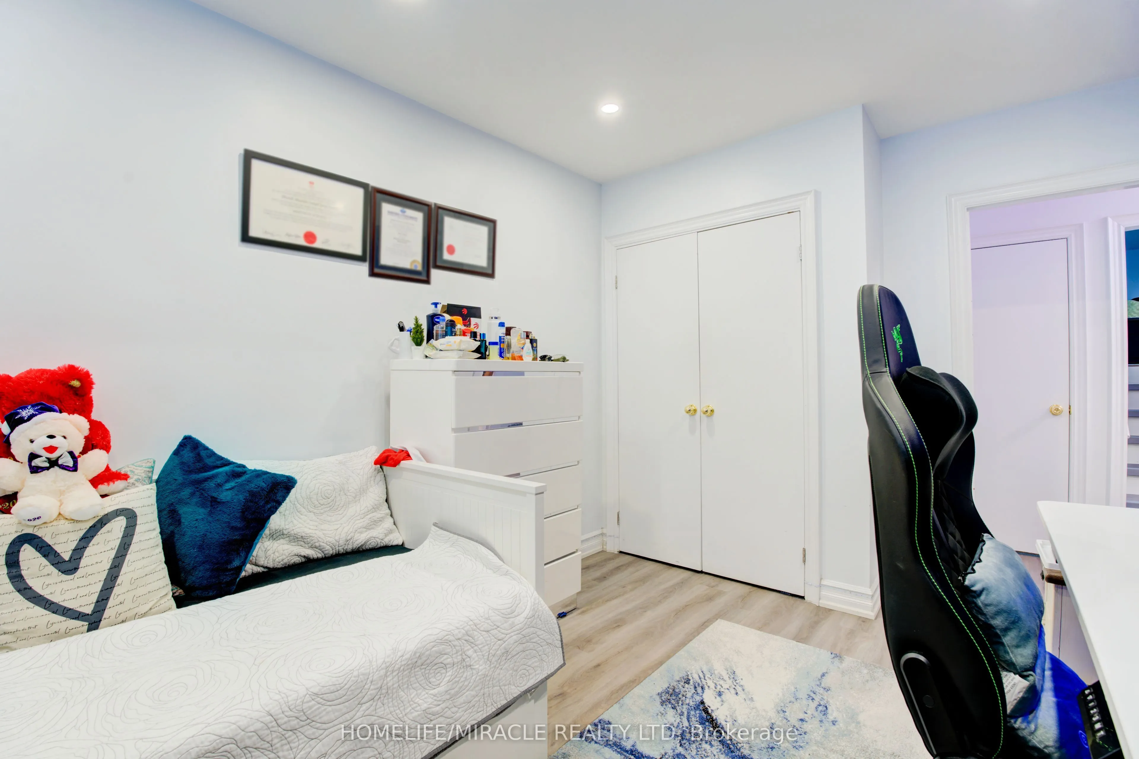 6 Rima Court
