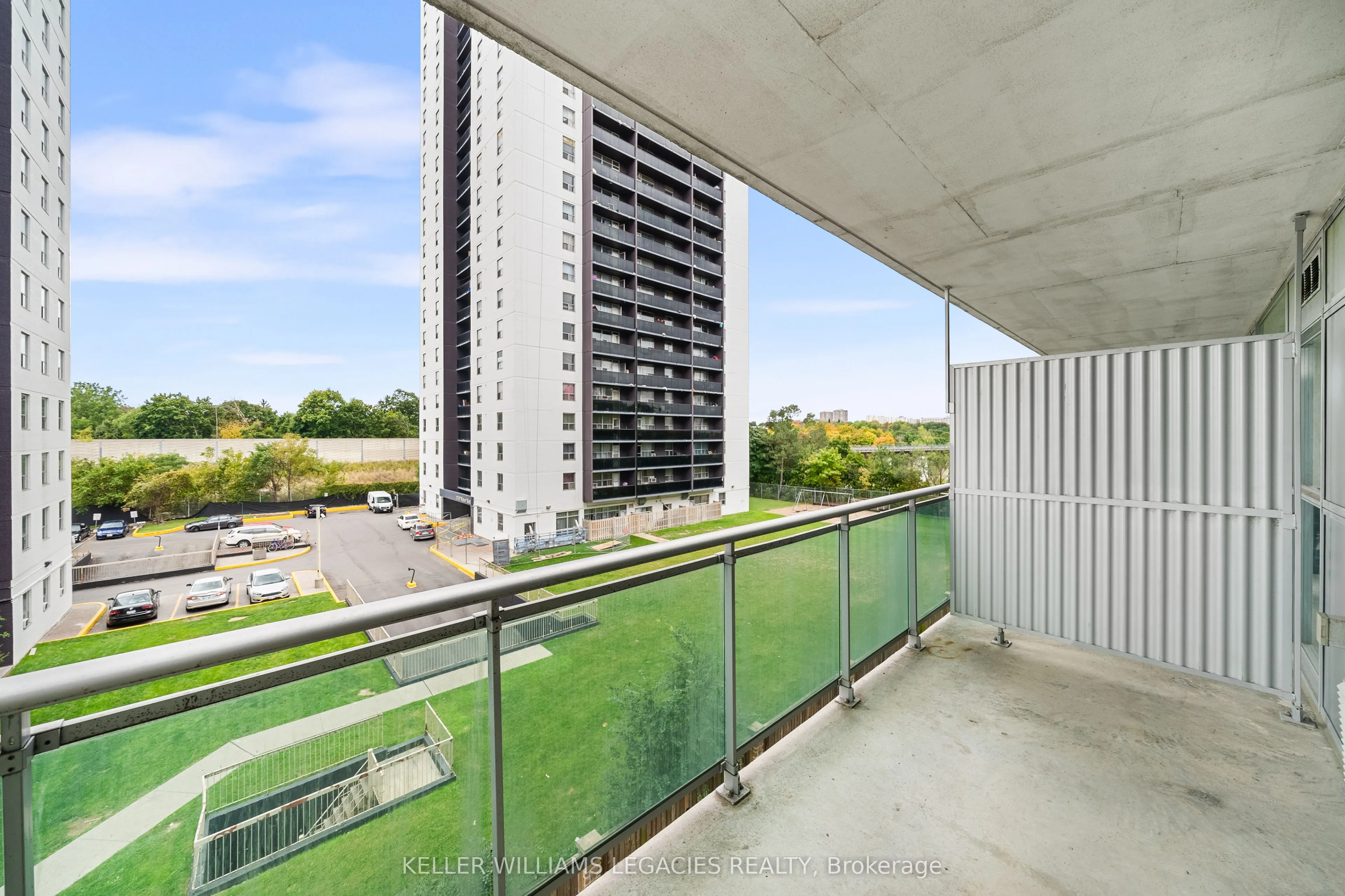 2464 Weston Road, #405
