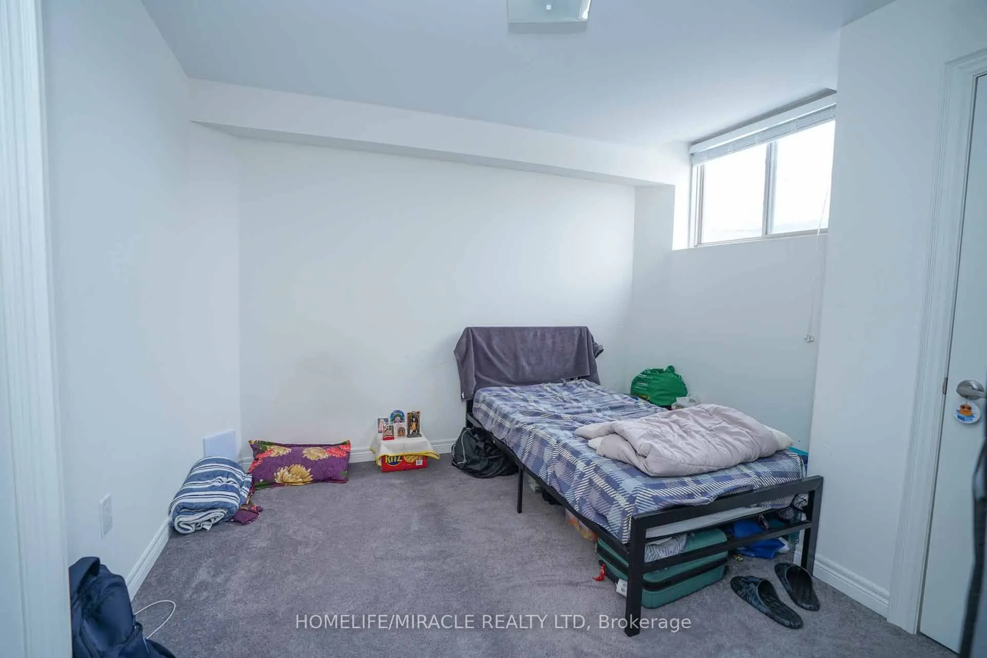 2 Queenpost Drive
